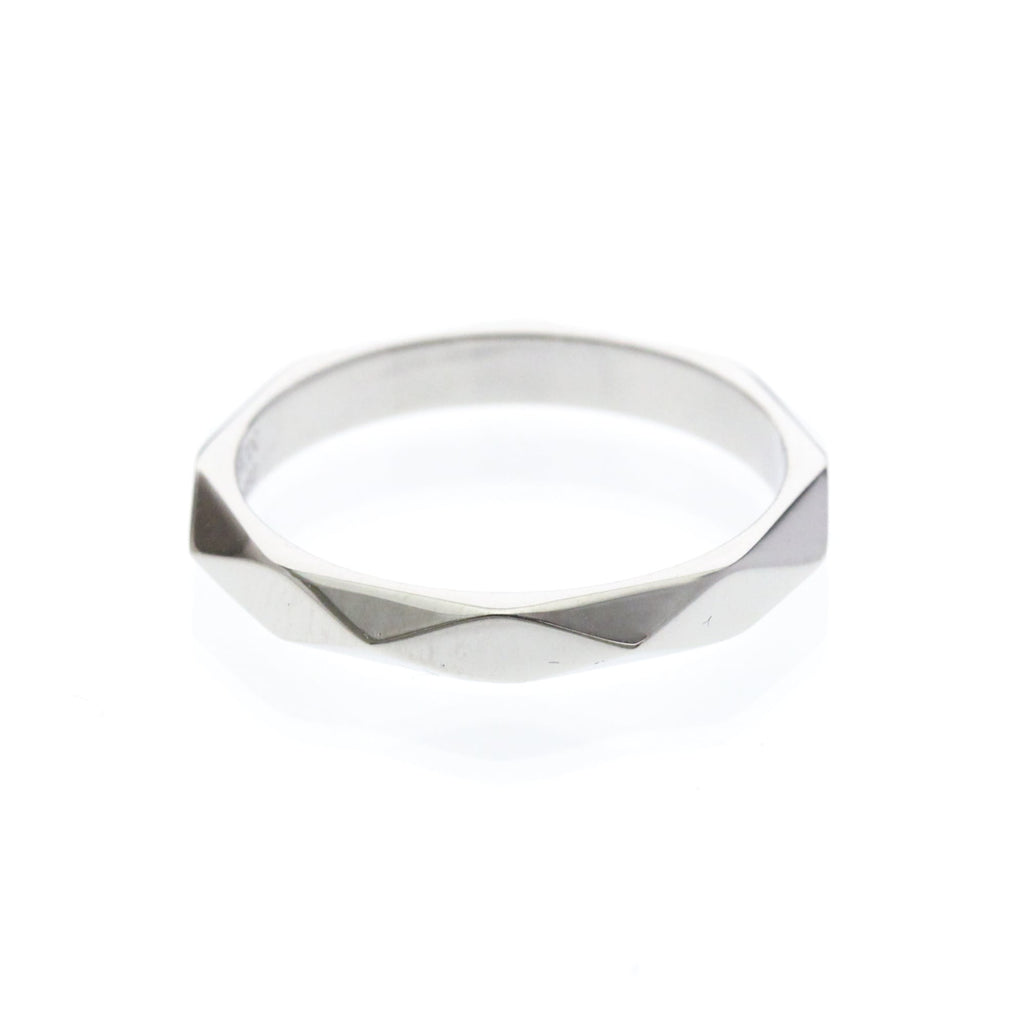 Boucheron Faceted · Platinum