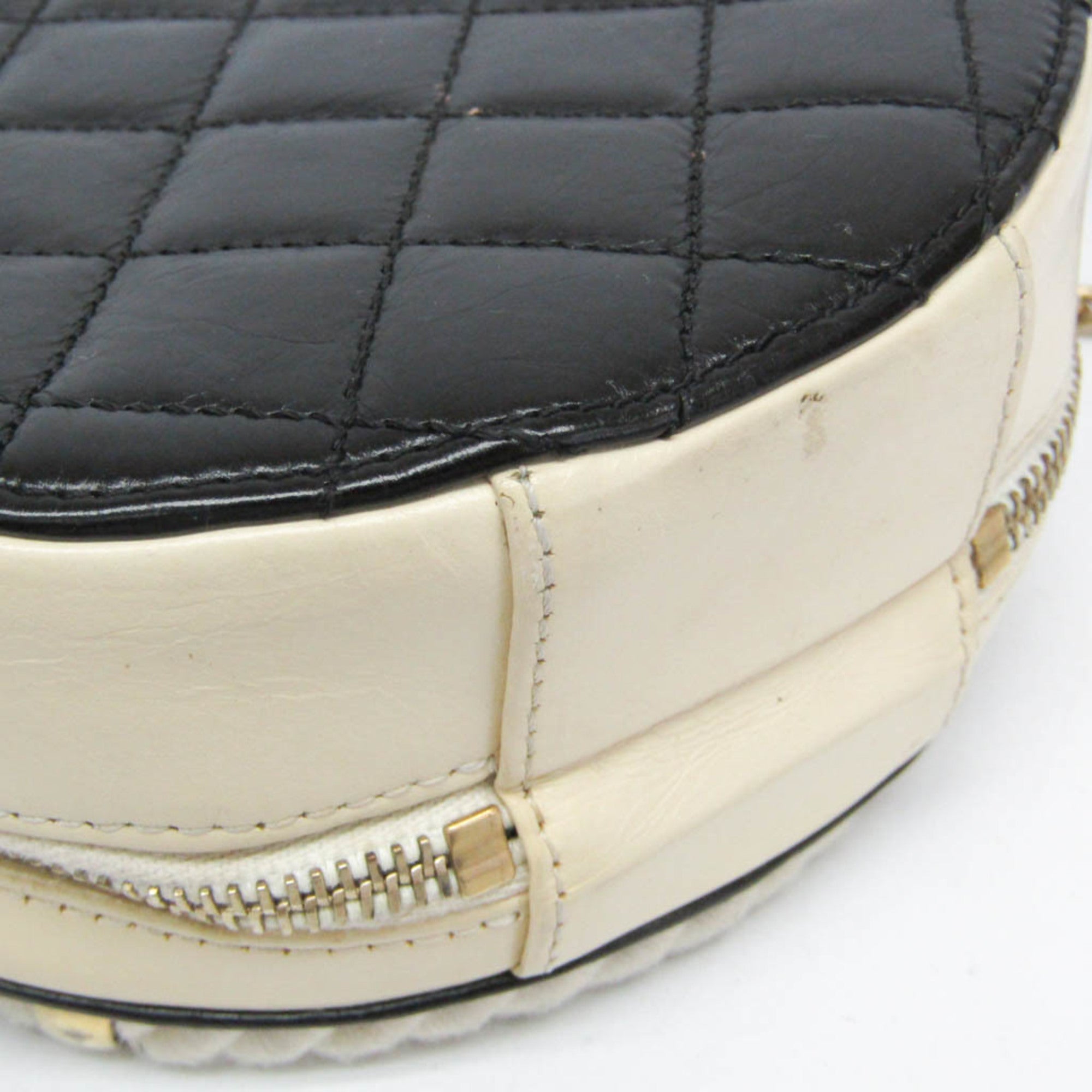 Chanel Coco Mark · Round Chain · Leather