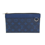 Louis Vuitton Taiga · Pochette Discovery PM