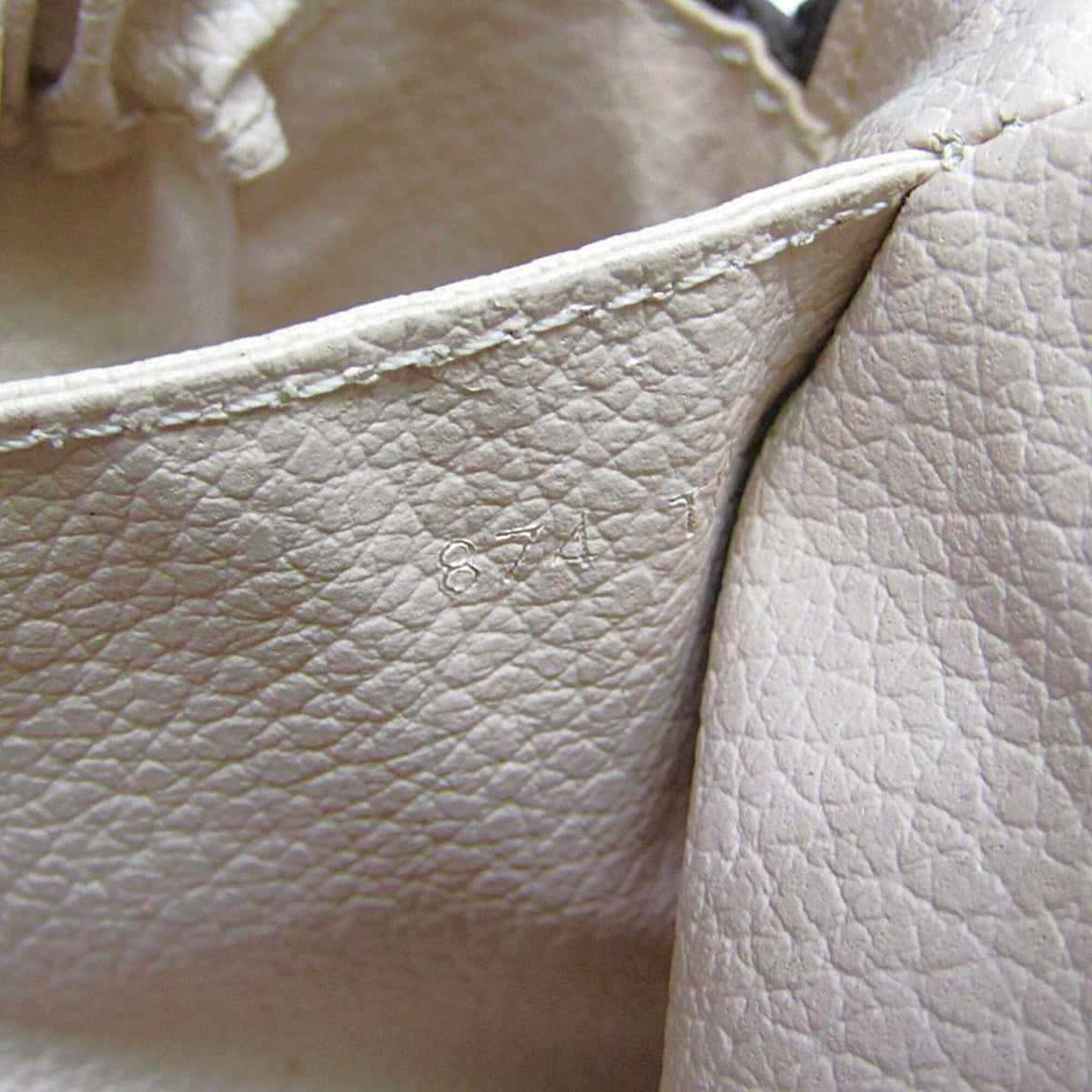 Louis Vuitton Toiletry Pouch 28 · Monogram