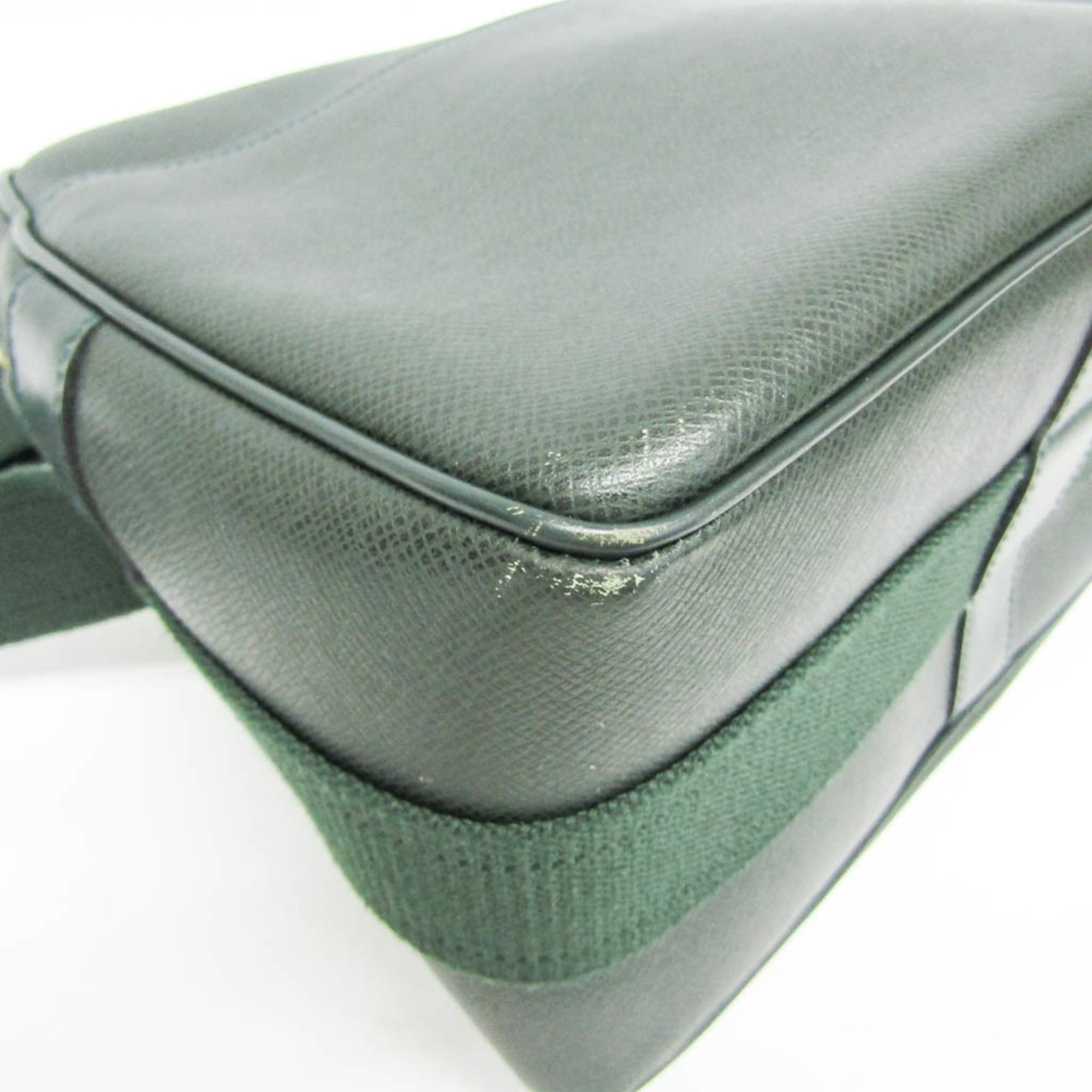 Louis Vuitton Taiga Reporter PM · Episea