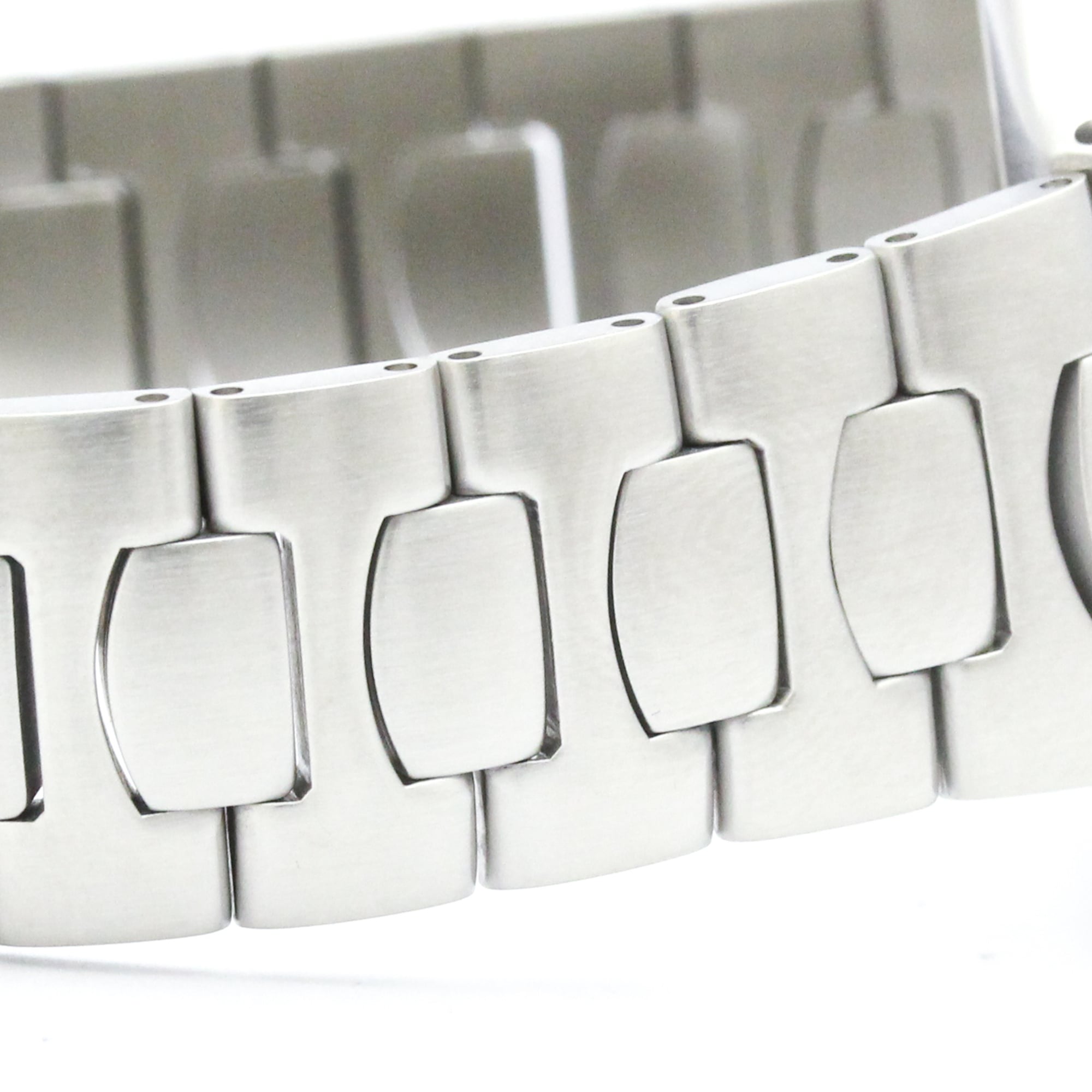 Omega Seamaster Professional 200M · Steel