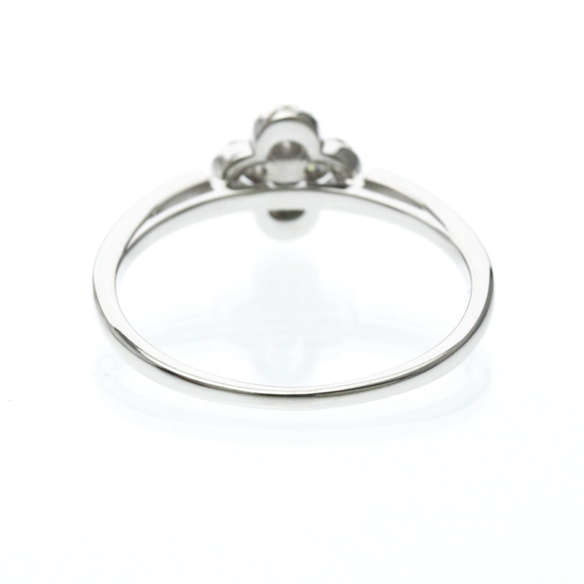 Vendome Aoyama Clover Diamond · 18K White Gold