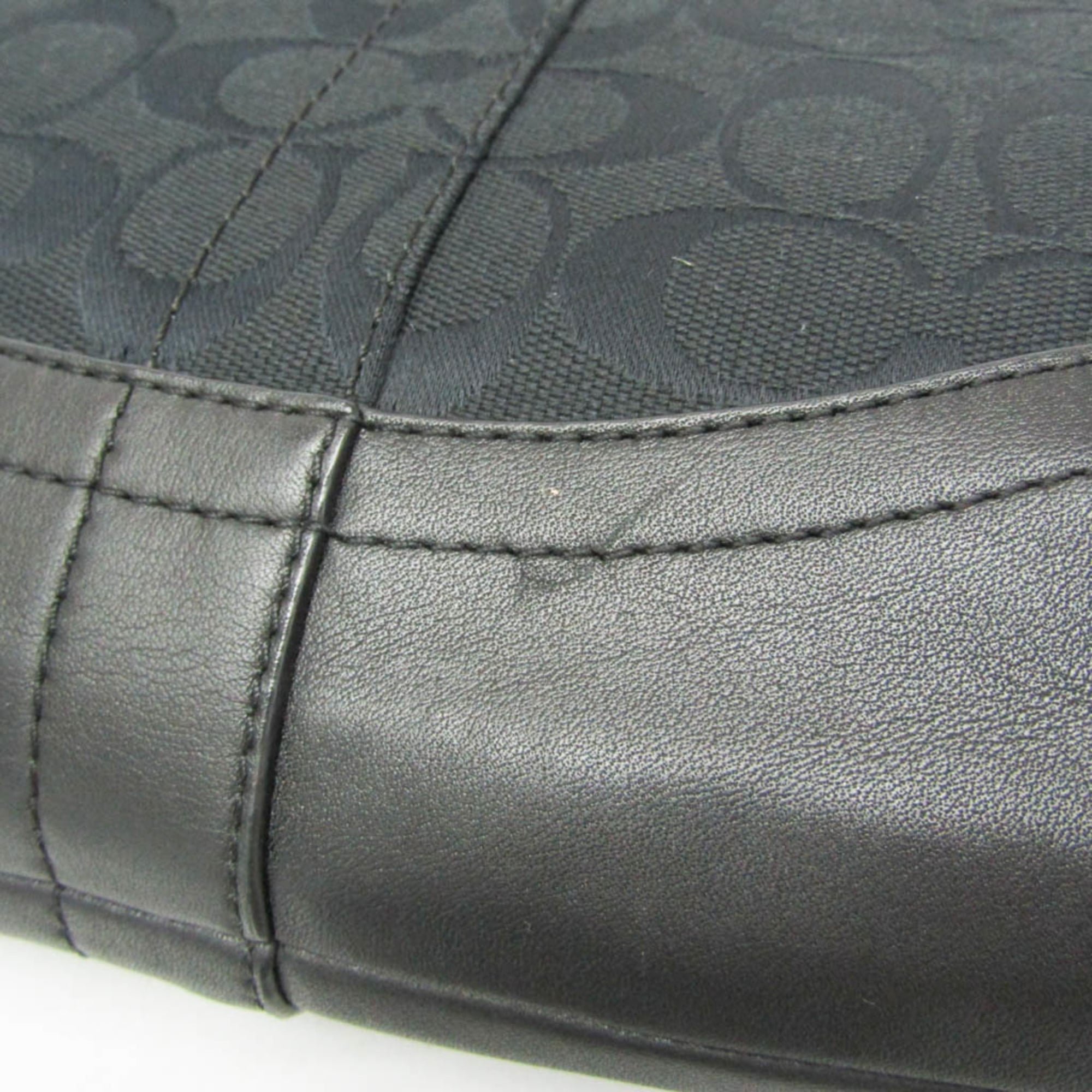 Coach Signature · Canvas & Leather