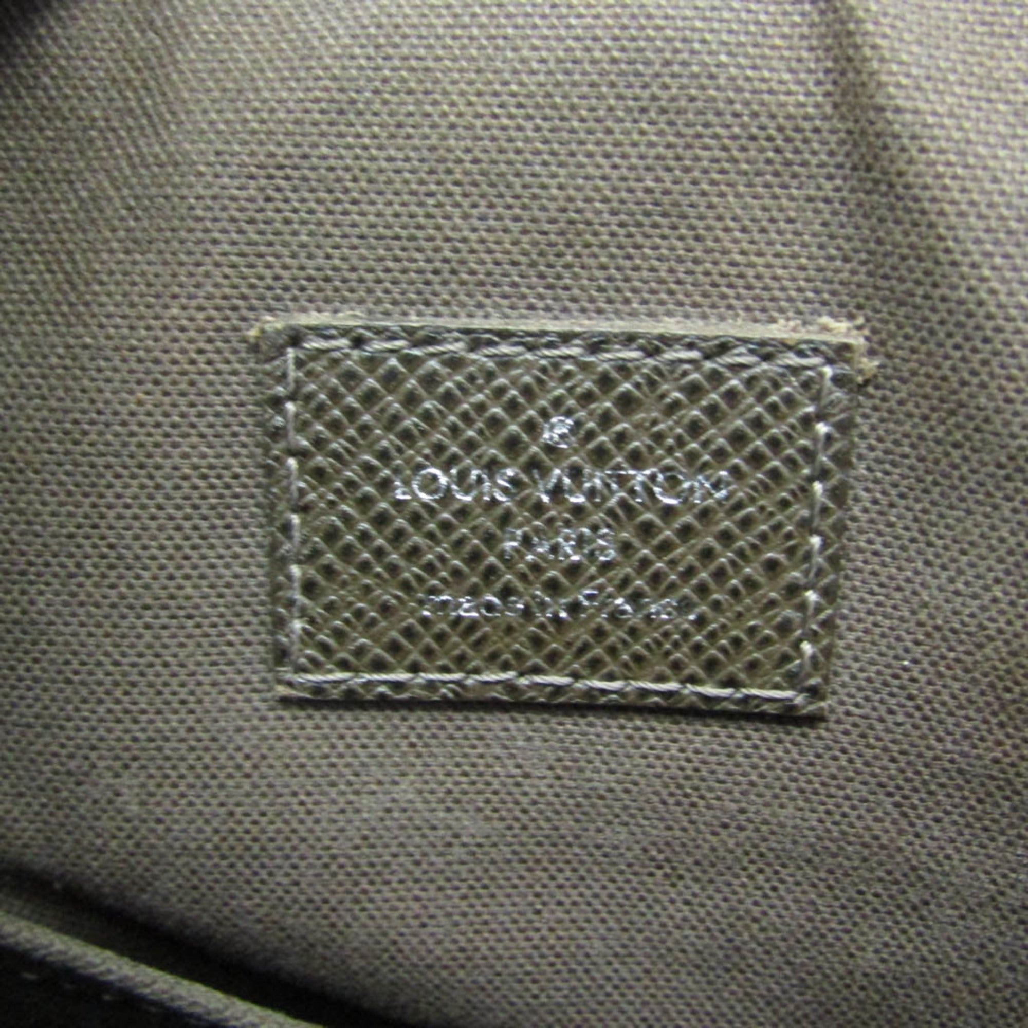 Louis Vuitton Taiga Andrei · Messenger