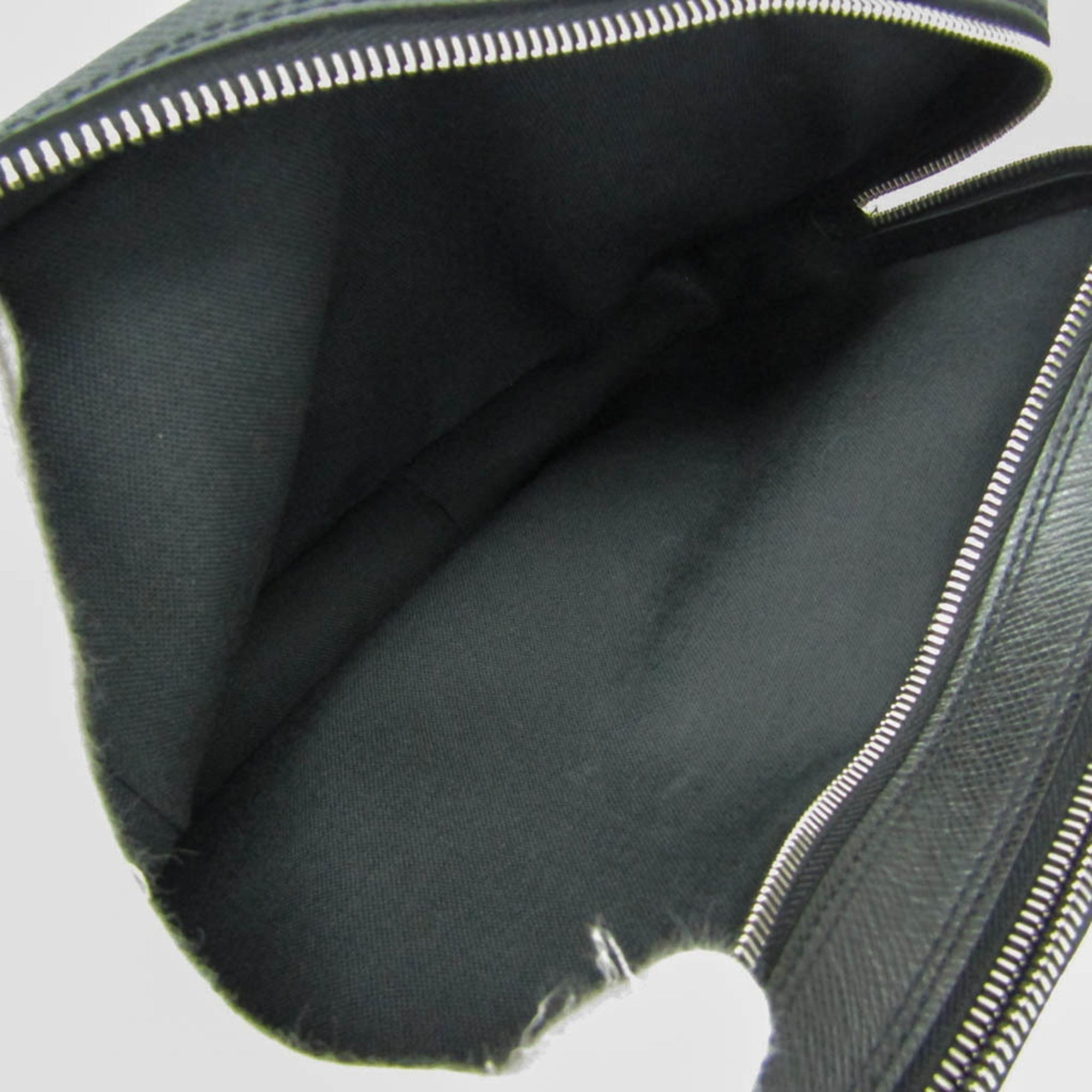 Louis Vuitton Taiga Pavel · Ardoise