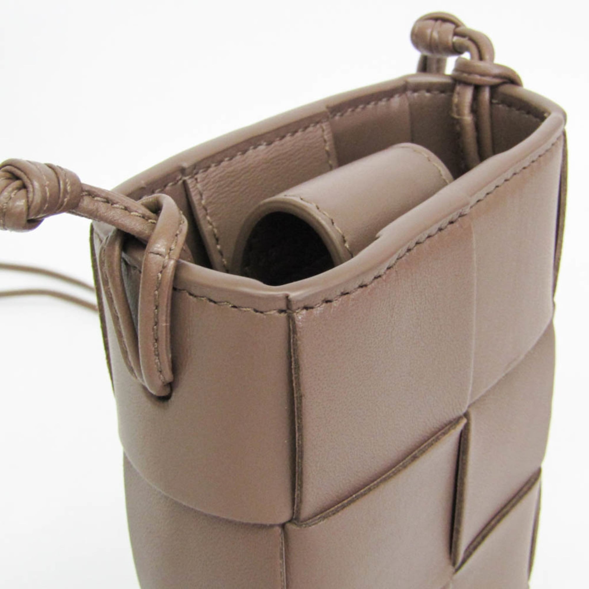 Bottega Veneta Intrecciato Cassette · Pouch