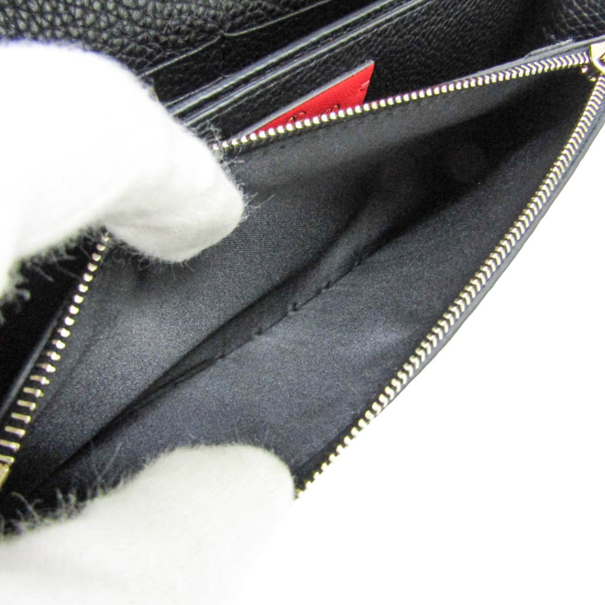 Valentino Garavani Rockstud Chain Wallet