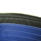 Louis Vuitton Taiga · Pochette Discovery PM