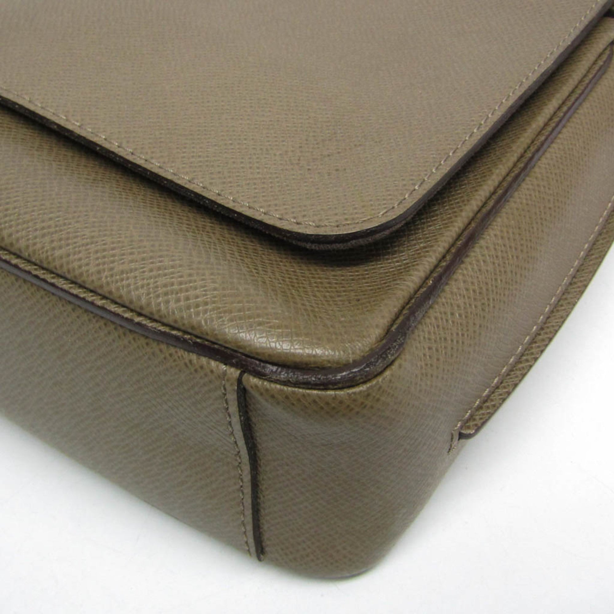 Louis Vuitton Taiga Roman PM · Shoulder Bag