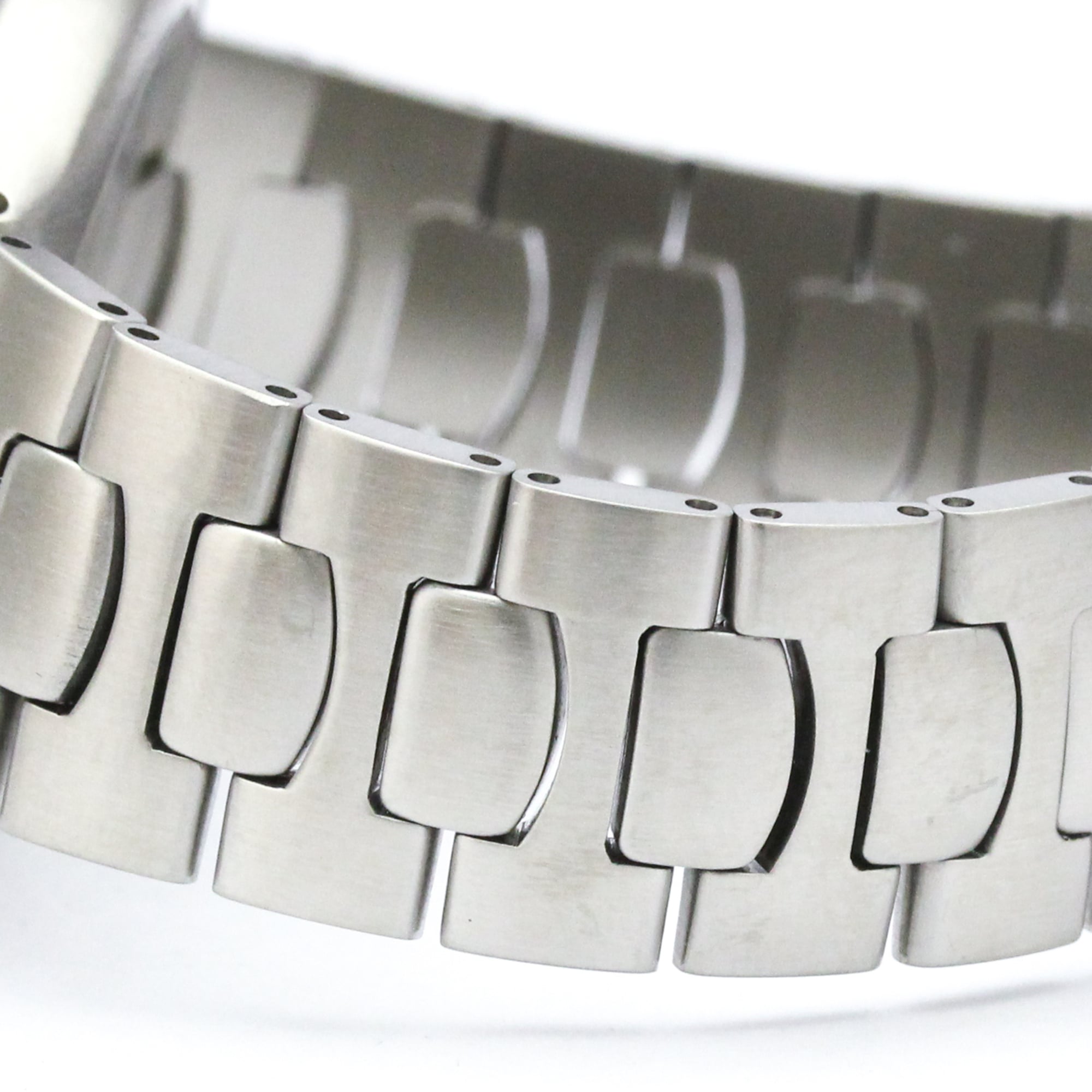 Omega Seamaster Professional 200M · Steel