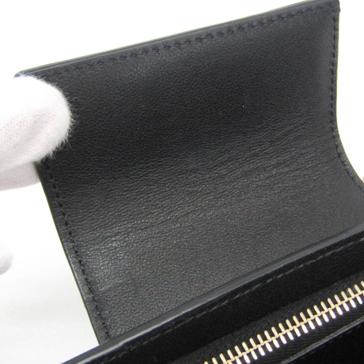 Valentino Garavani V Logo · Chain Pouch