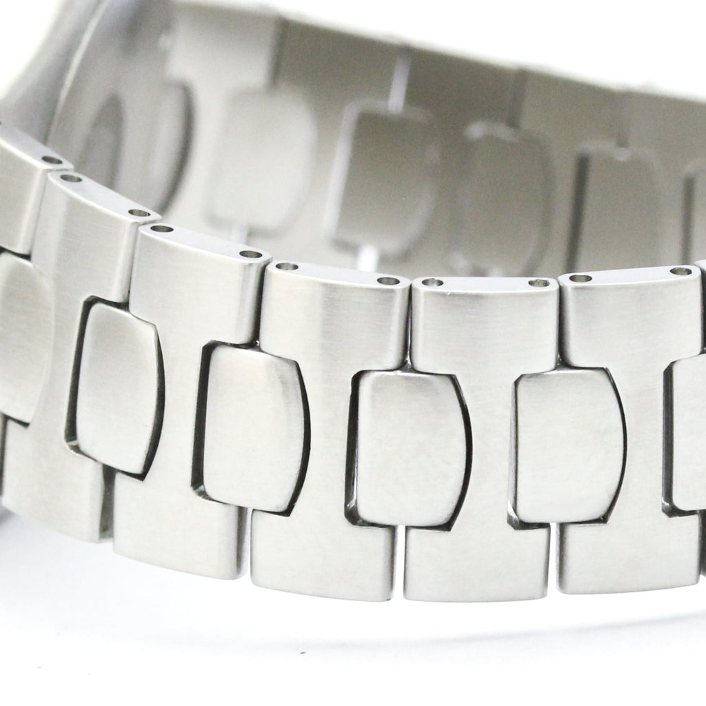 Omega Seamaster Professional 200M · Steel