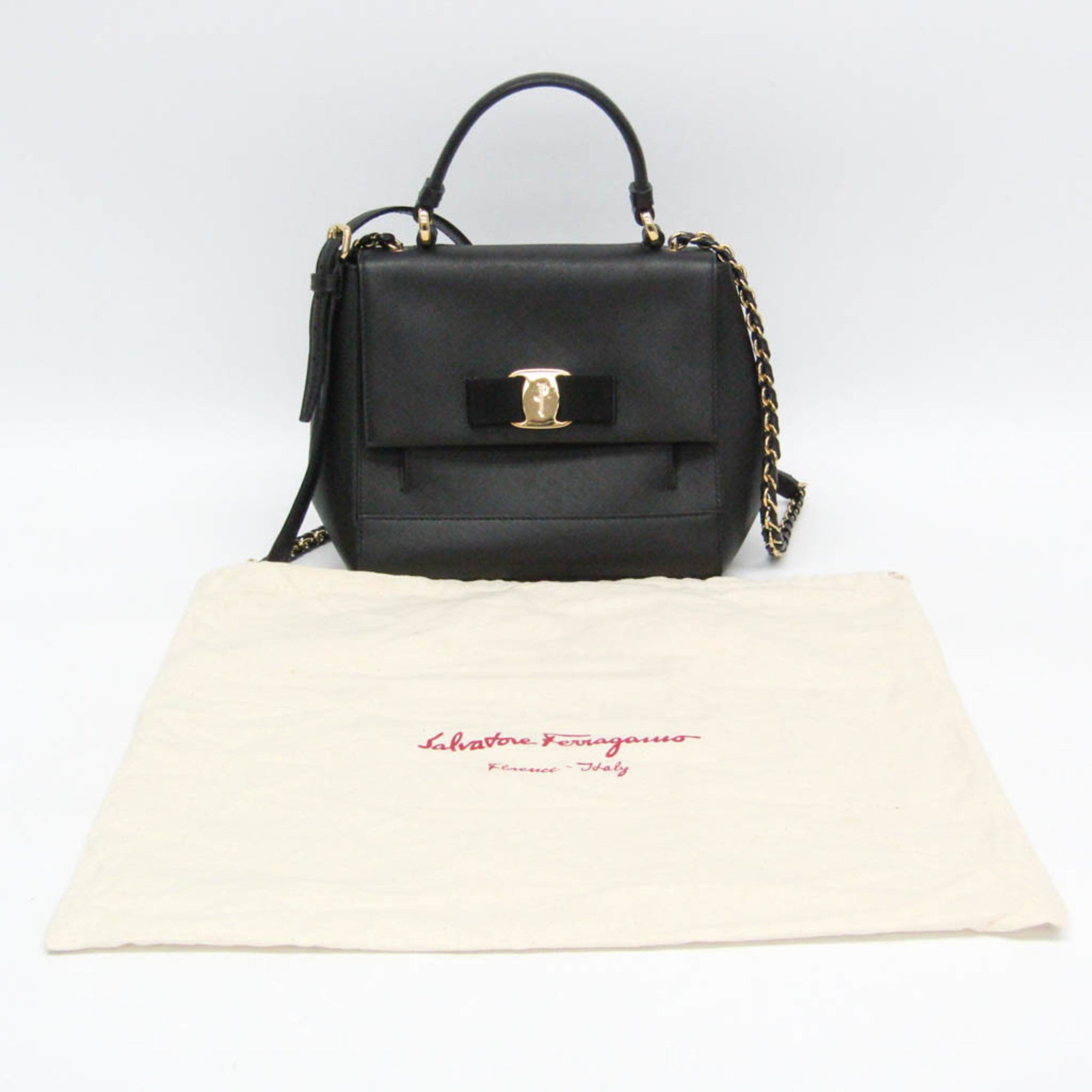 Salvatore Ferragamo Vara · Leather