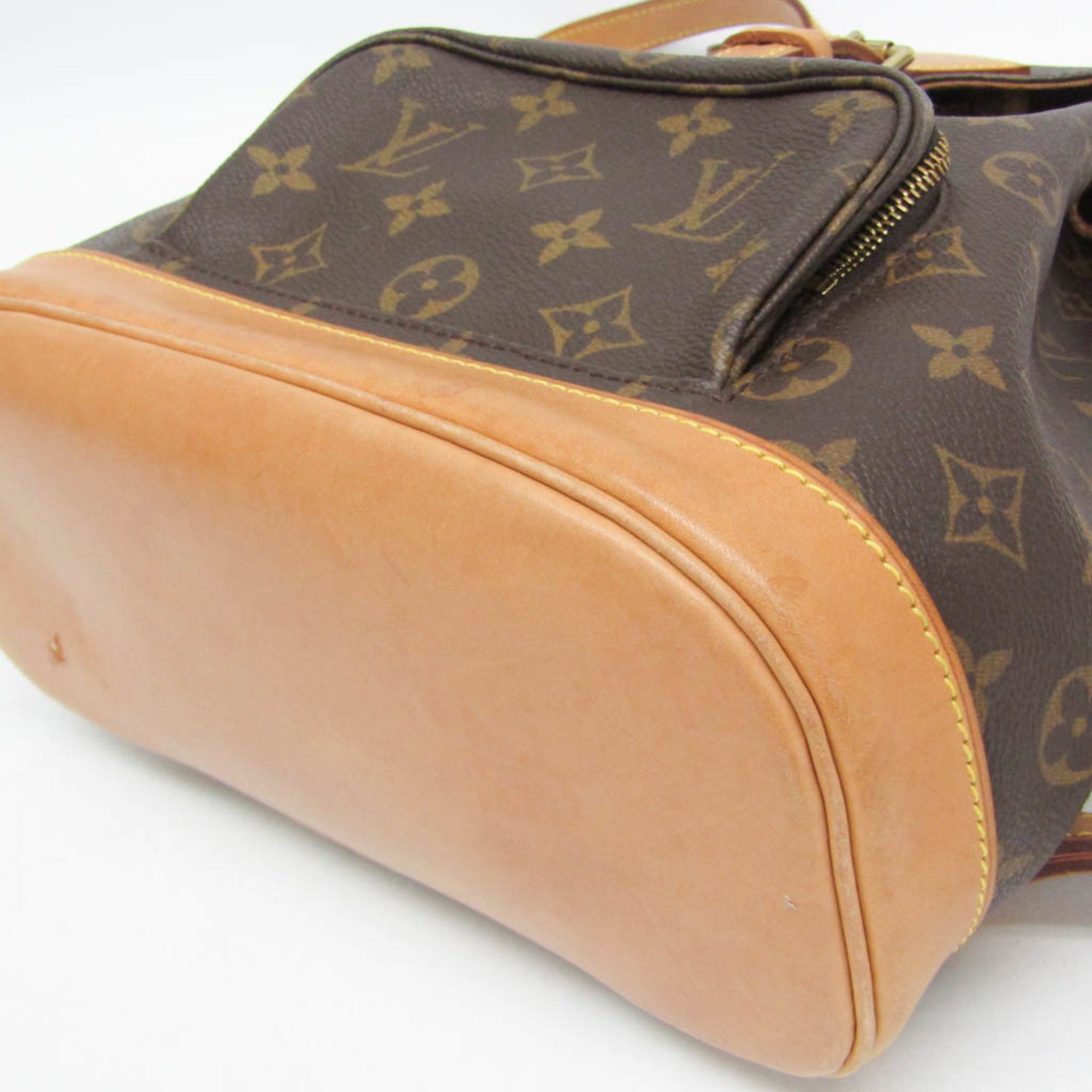 Louis Vuitton Montsouris MM · Monogram