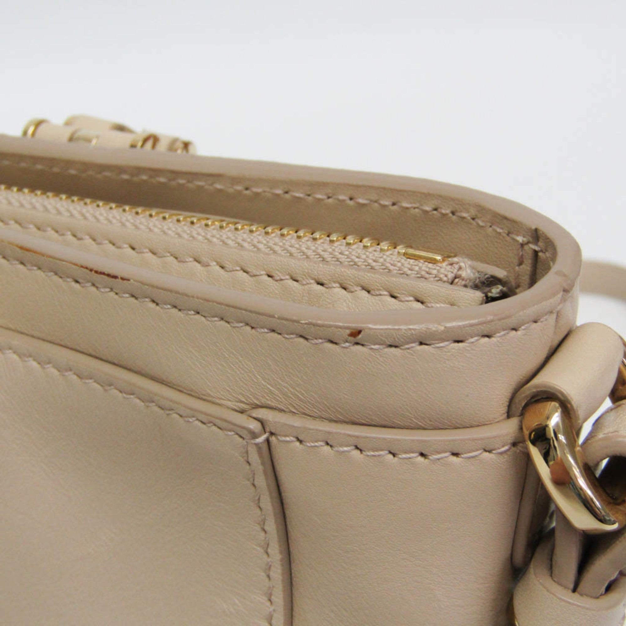 Salvatore Ferragamo Gancini · Leather