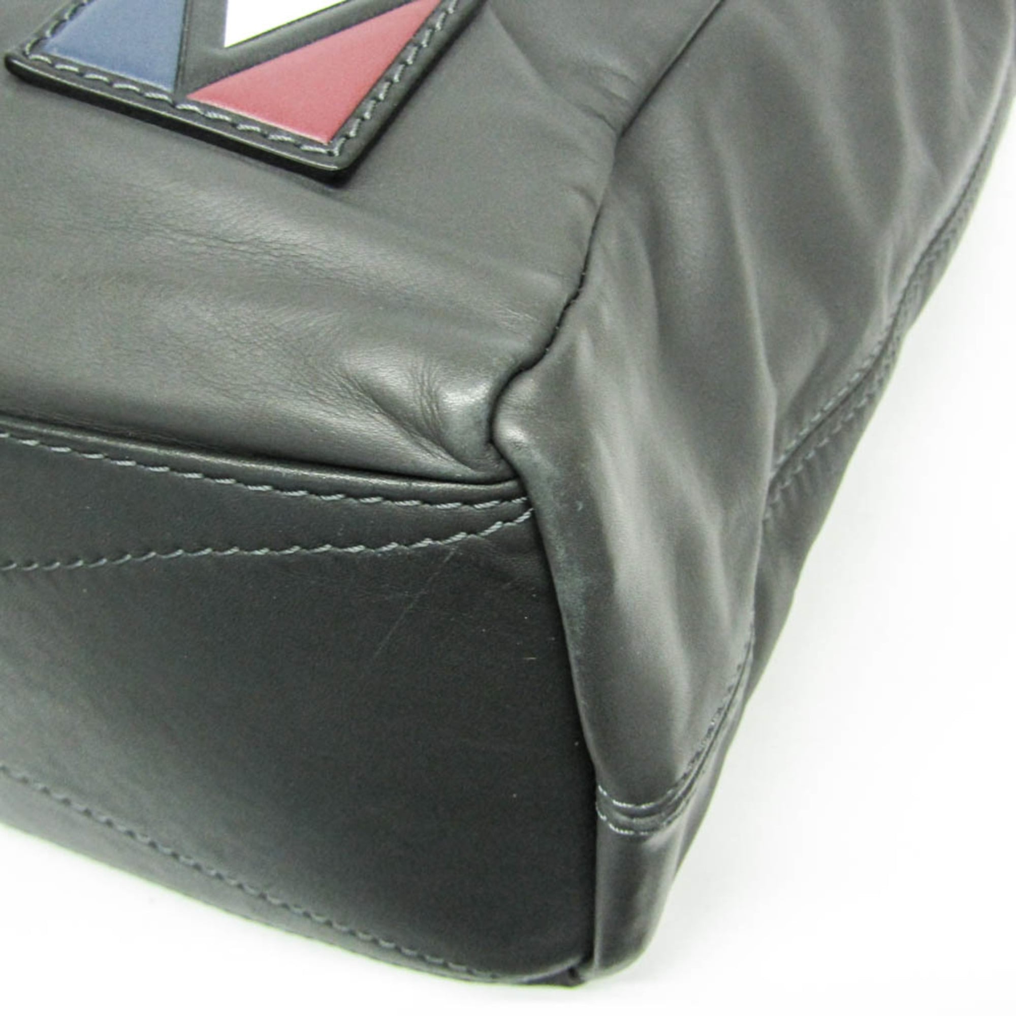 Louis Vuitton V-Line Gaston Move · Calf Leather