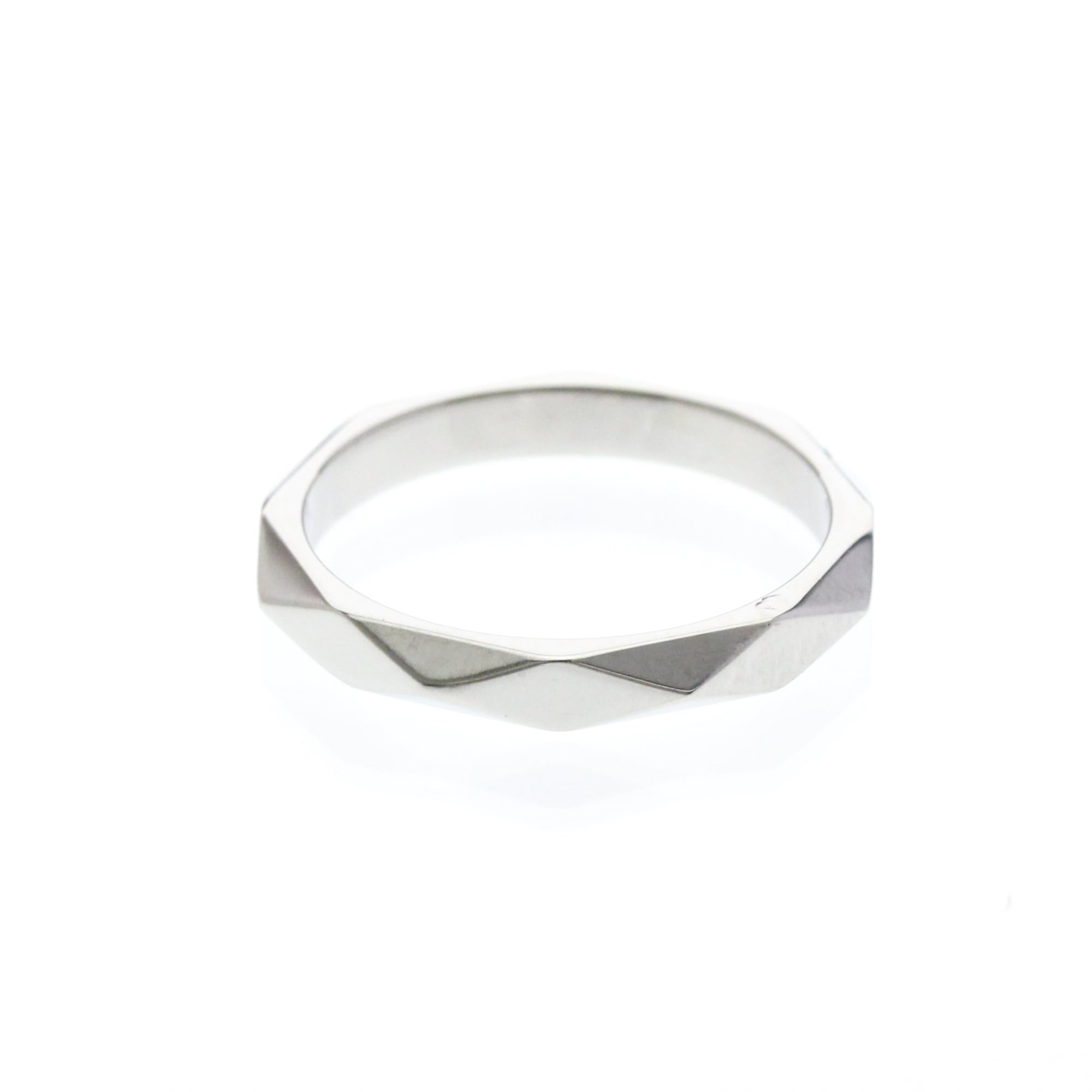 Boucheron Faceted · Platinum
