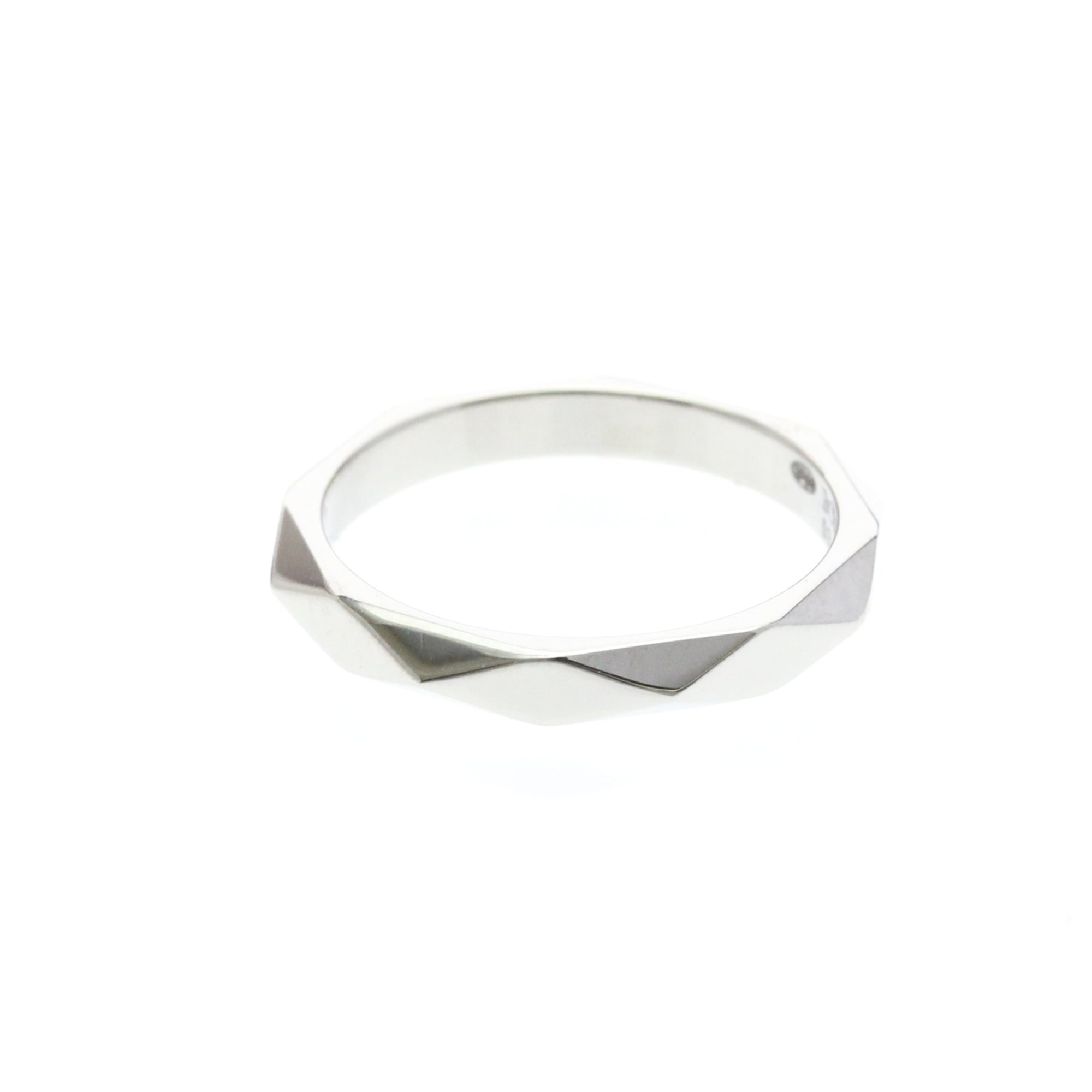 Boucheron Faceted · Platinum