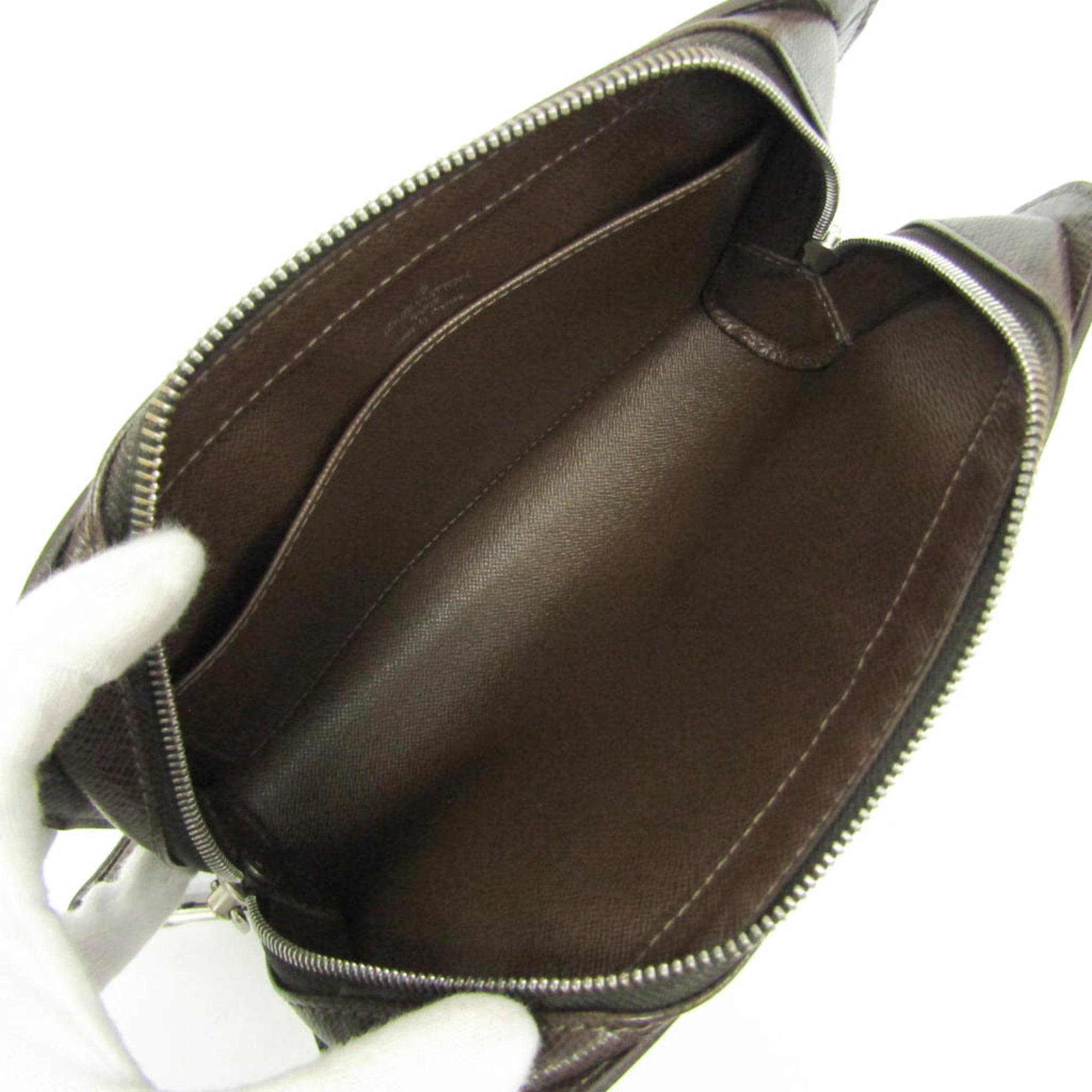 Louis Vuitton Baikal · Taiga Leather