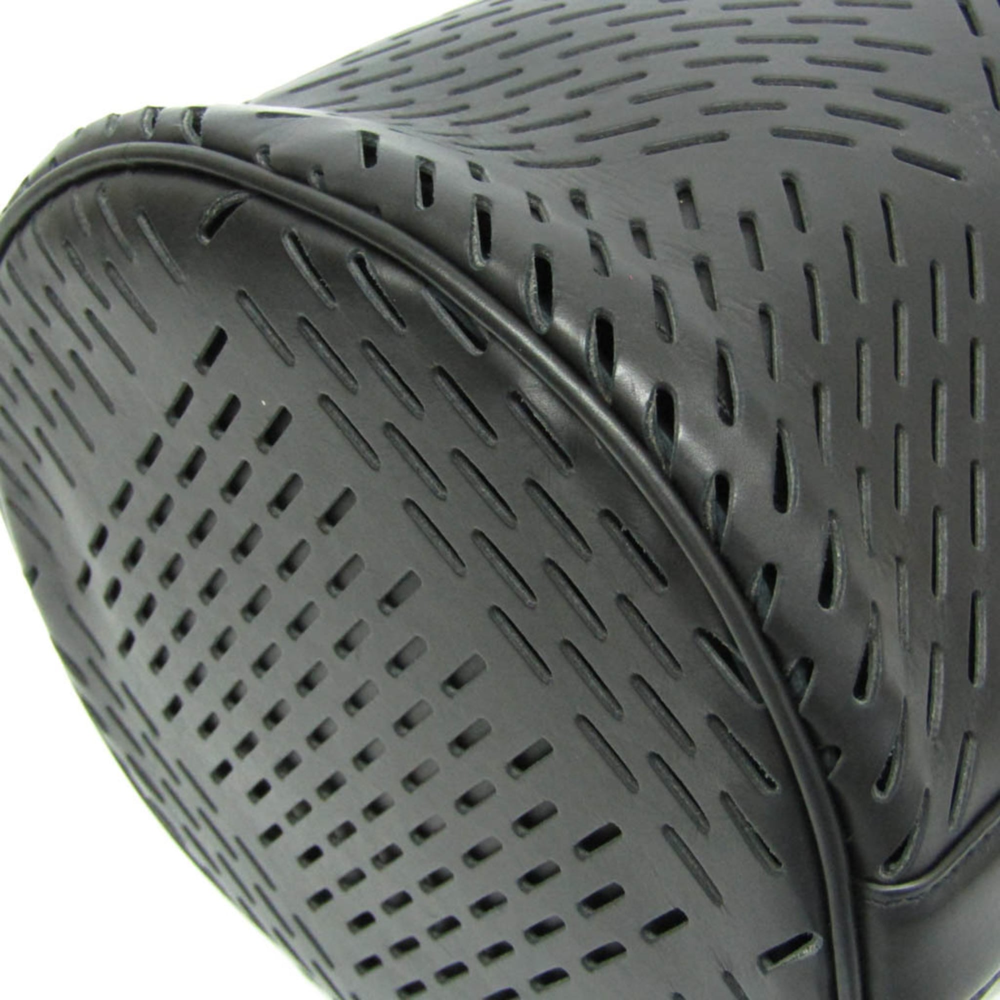 Bottega Veneta Drawstring Bucket · Leather