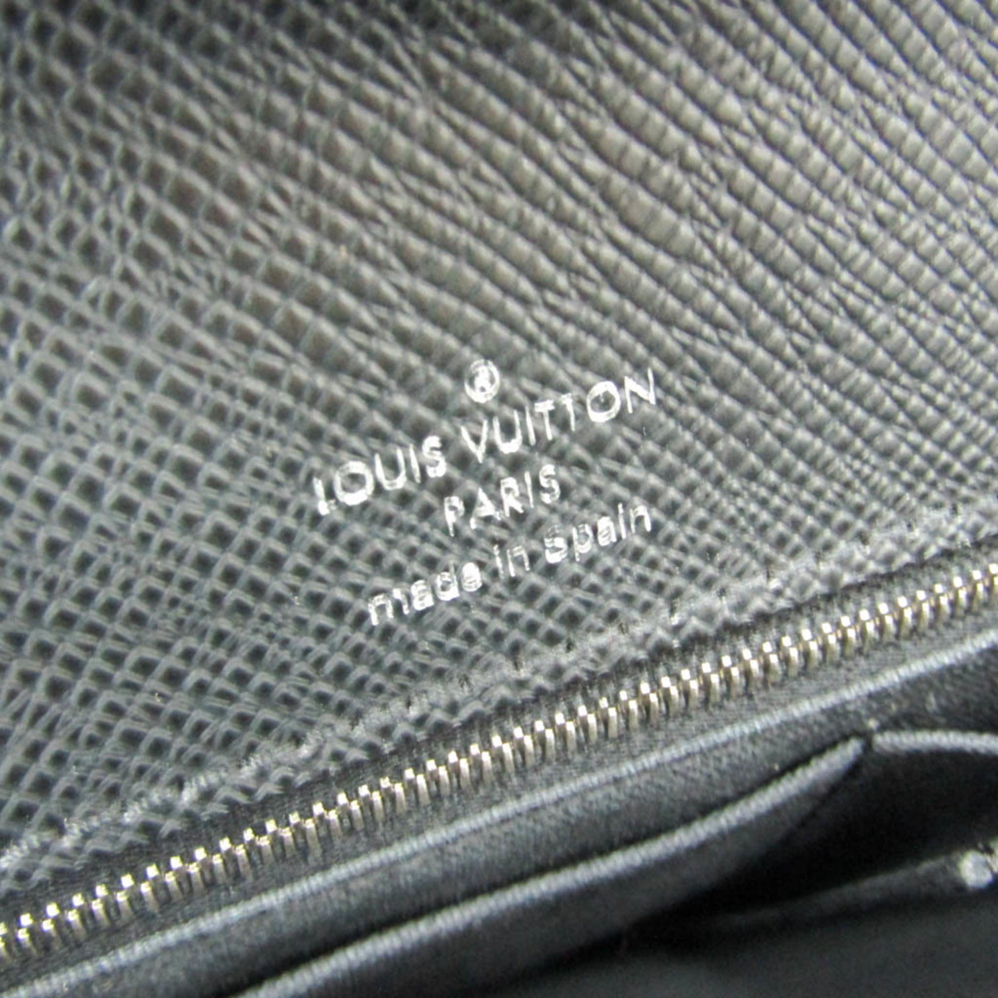 Louis Vuitton Taiga Veraiya · Ardoise