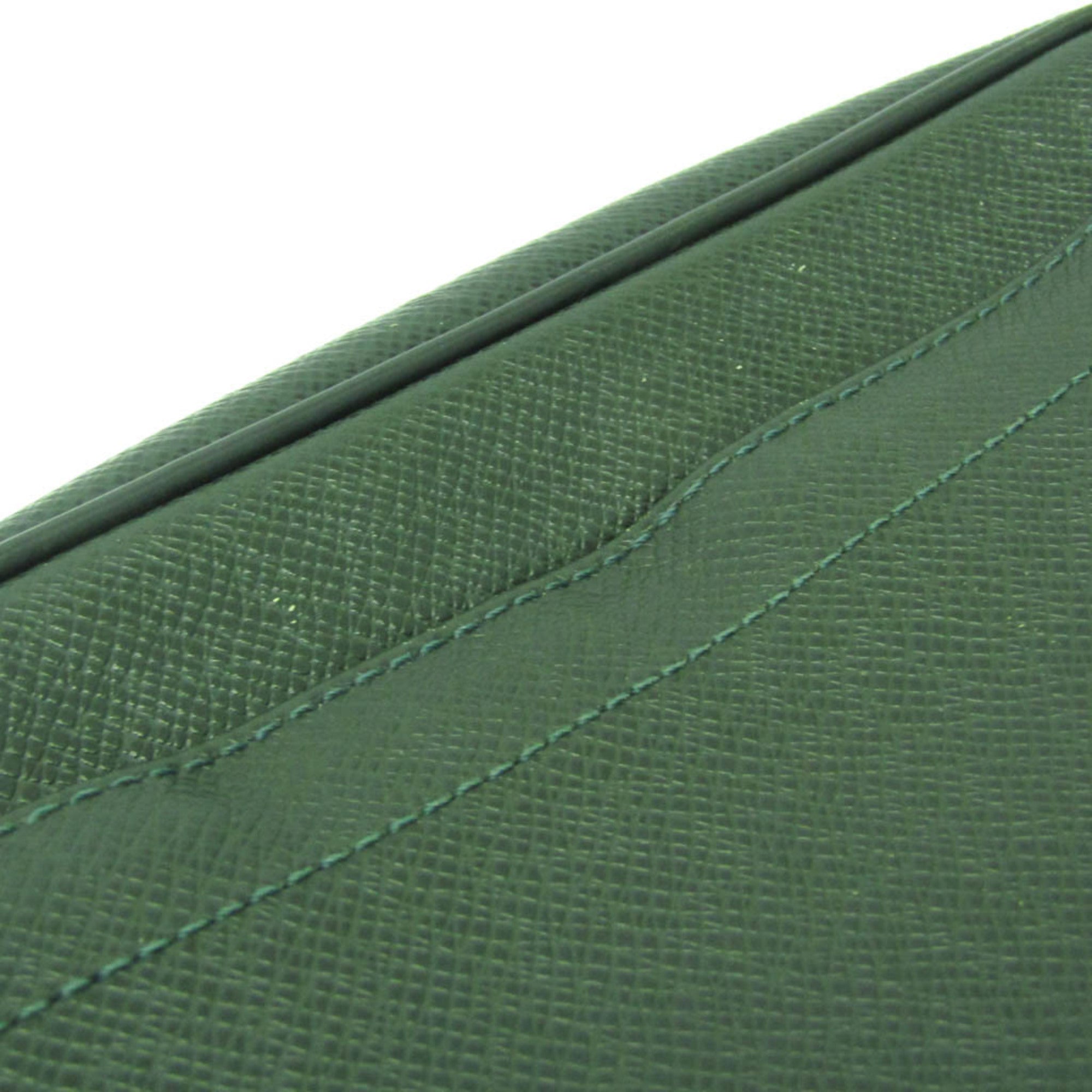 Louis Vuitton Pochette Kaluga · Taiga Episea