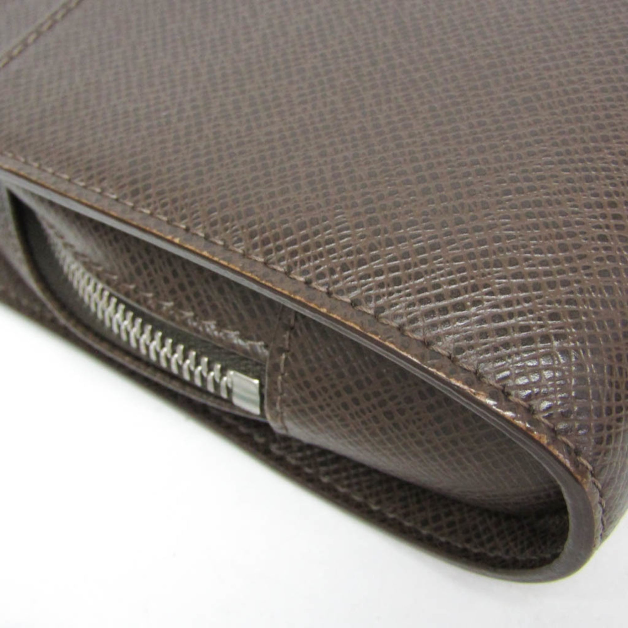 Louis Vuitton Baikal · Taiga Leather