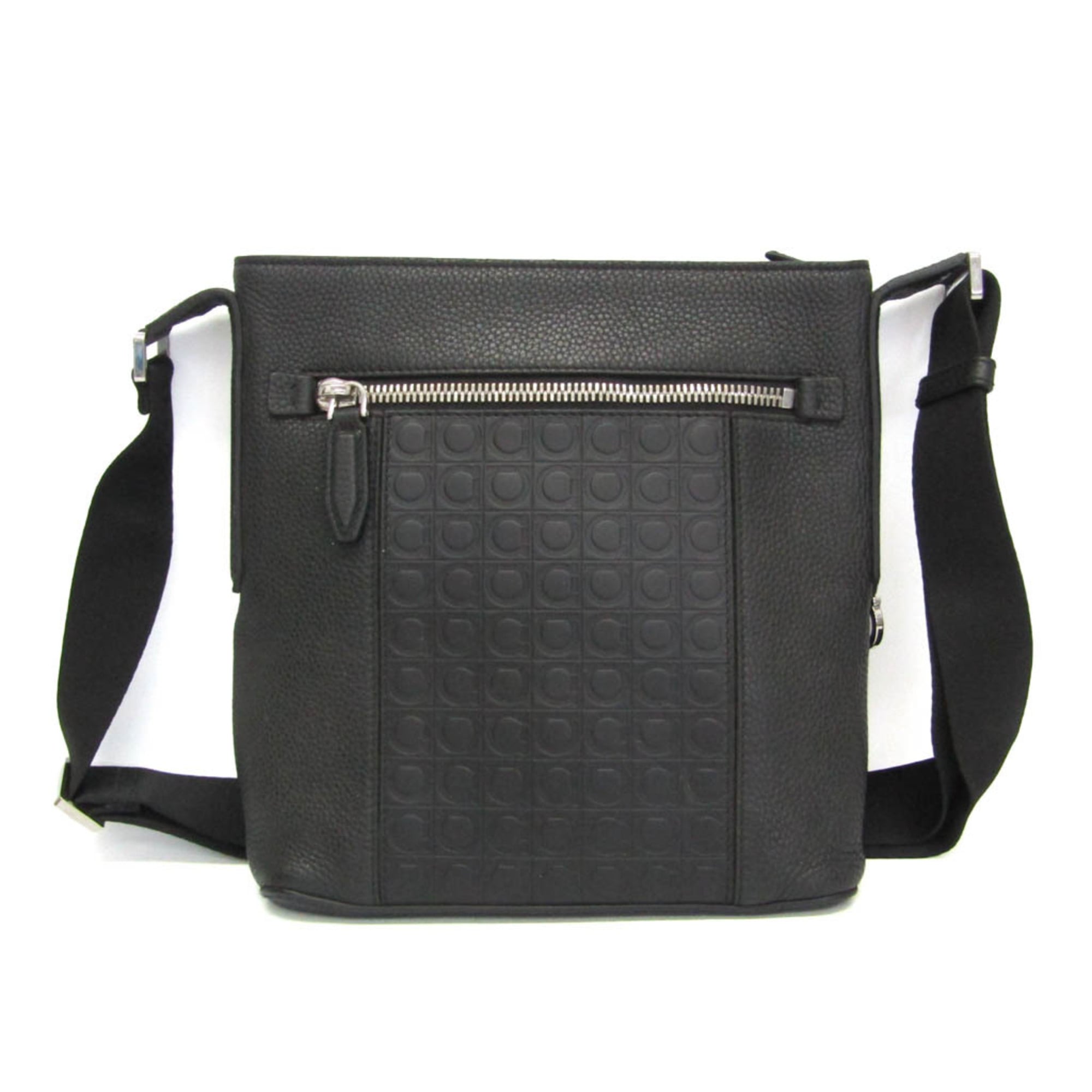 Salvatore Ferragamo Gancini · Leather