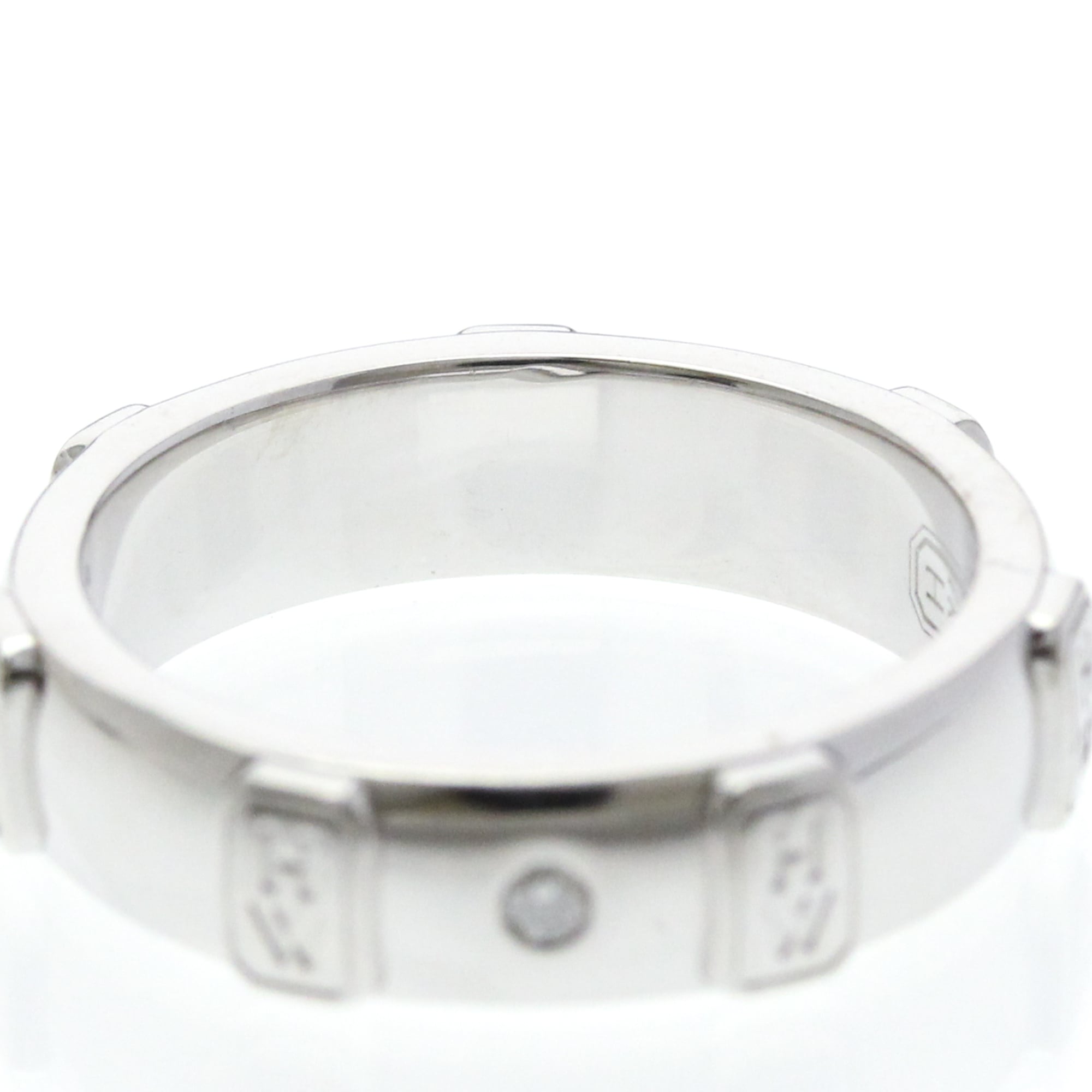 Harry Winston HW Logo · 18K White Gold