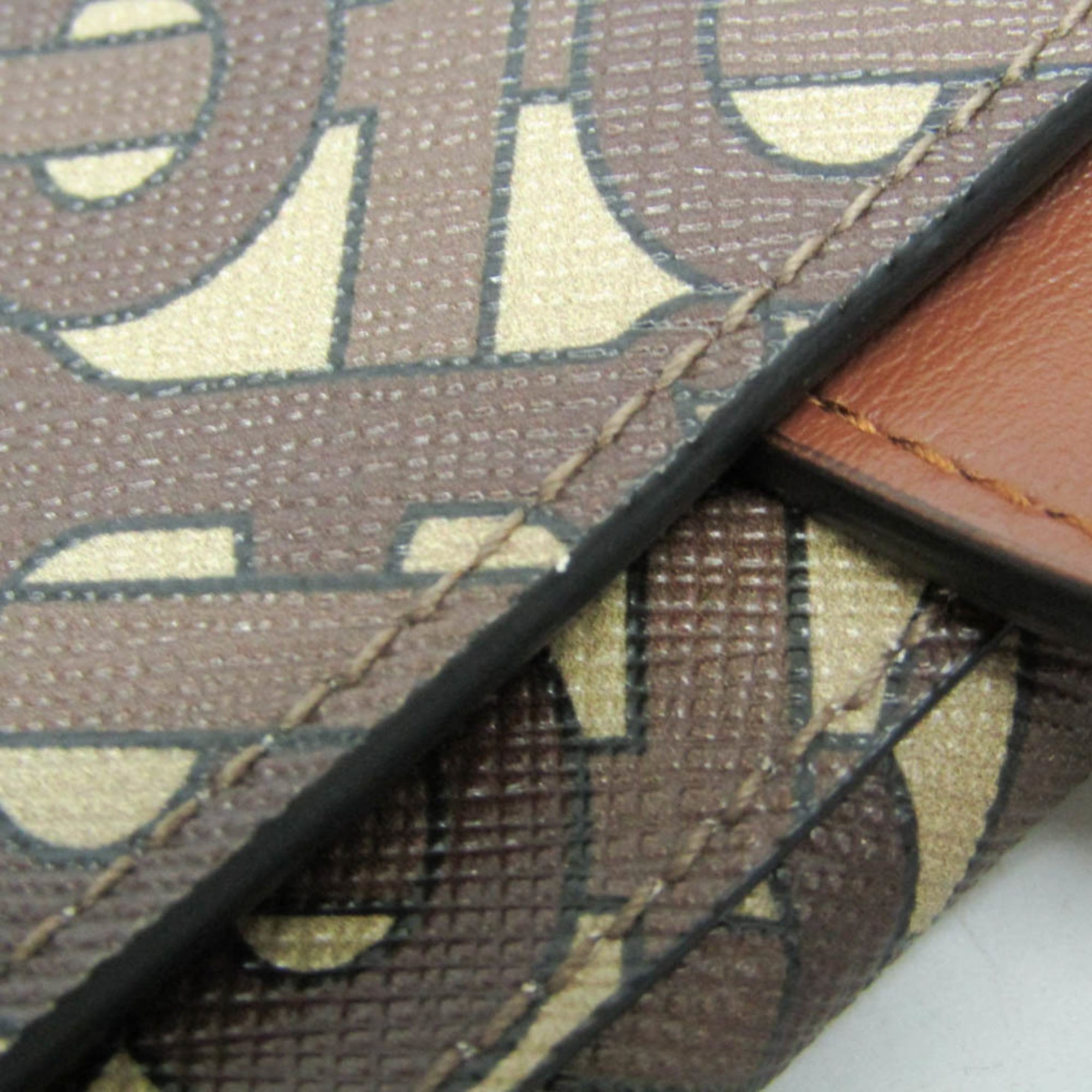 Burberry TB Monogram · Clutch