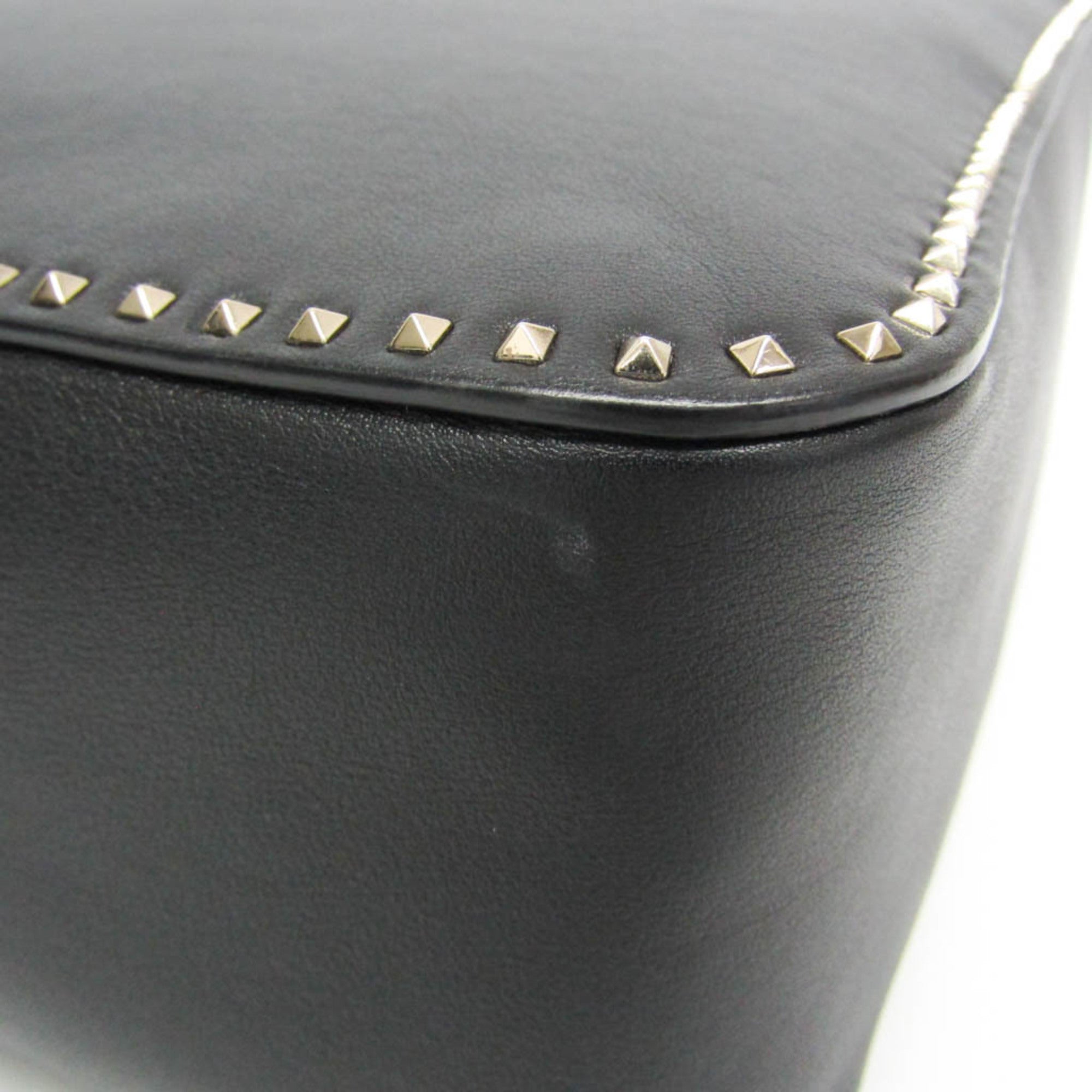 Valentino Garavani Lockstuds · Leather