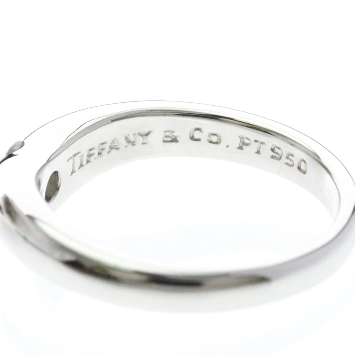 Tiffany Curved Band · Platinum · Diamond