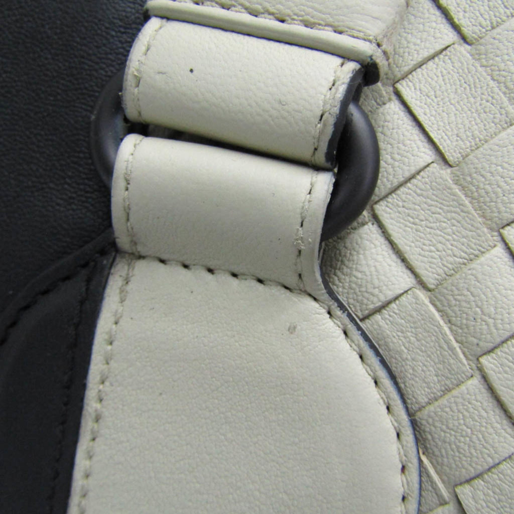 Bottega Veneta Intrecciato · Leather