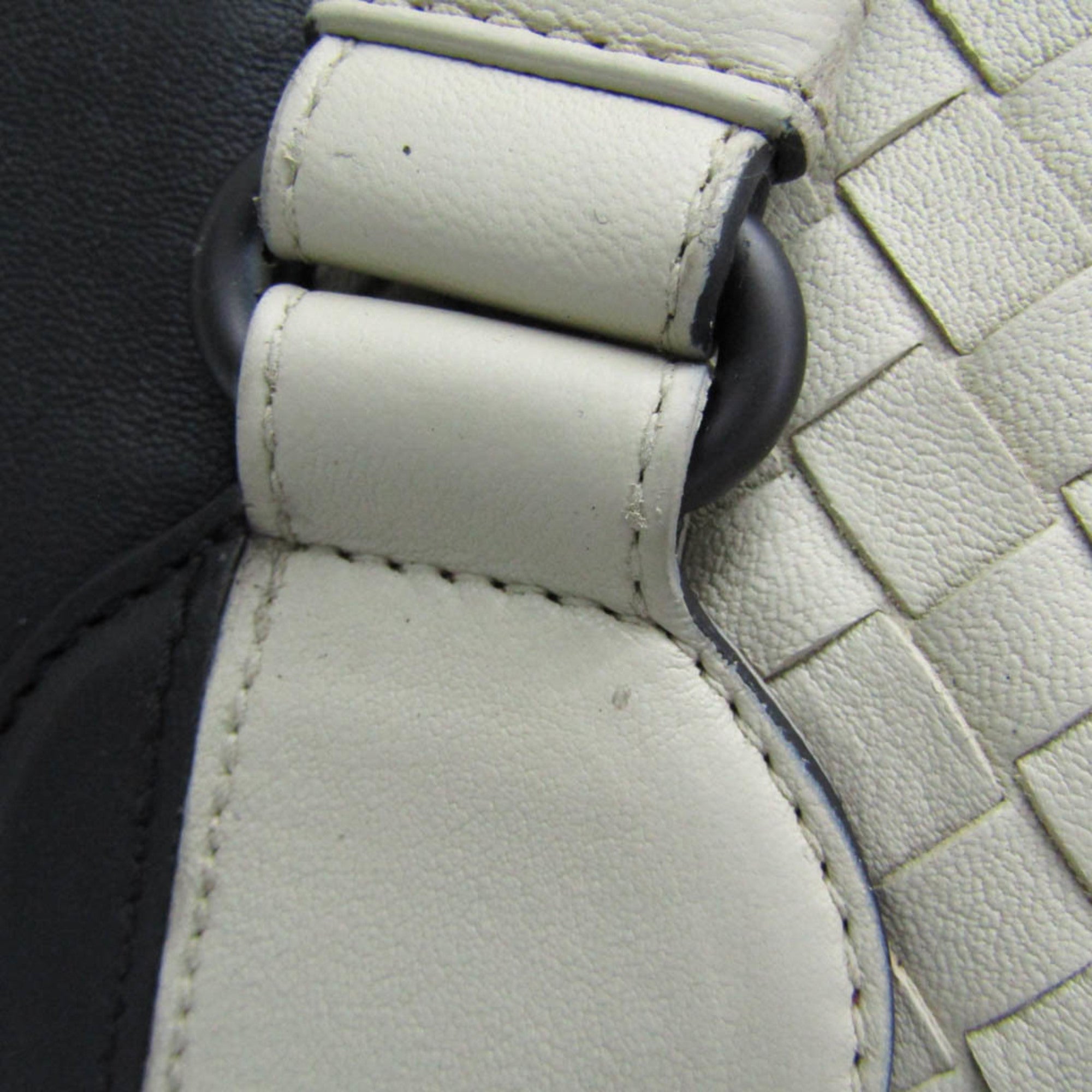 Bottega Veneta Intrecciato · Leather
