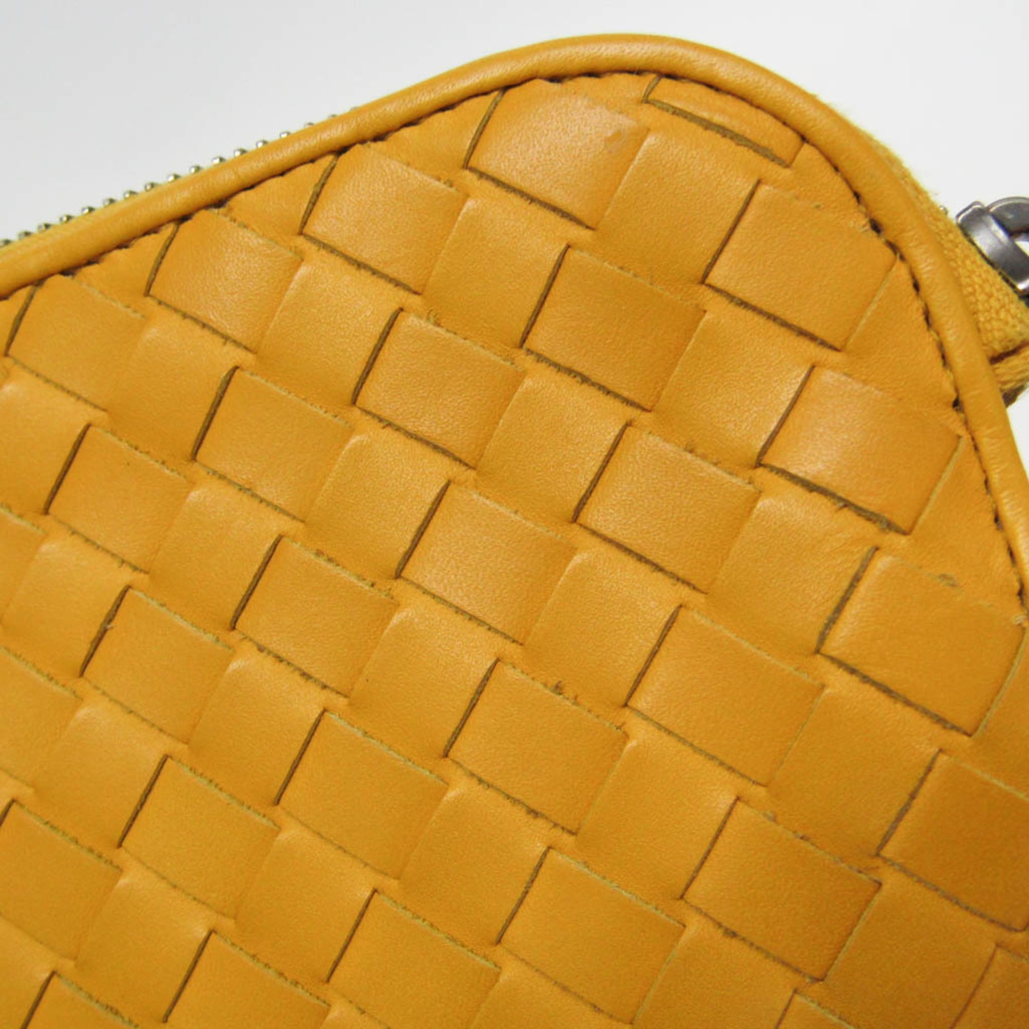 Bottega Veneta Intrecciato · Leather Clutch