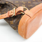Louis Vuitton Montsouris MM · Monogram