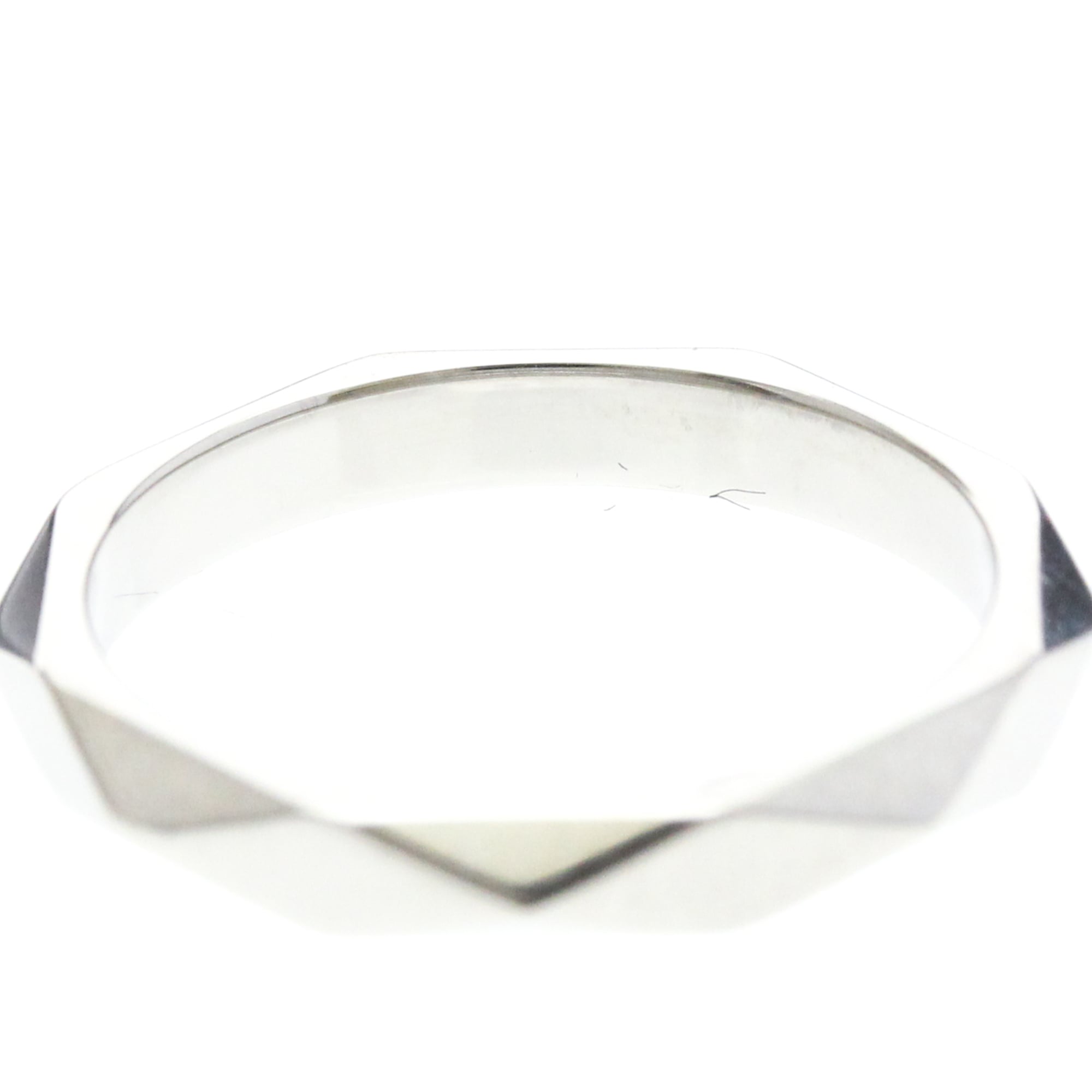 Boucheron Faceted · Platinum