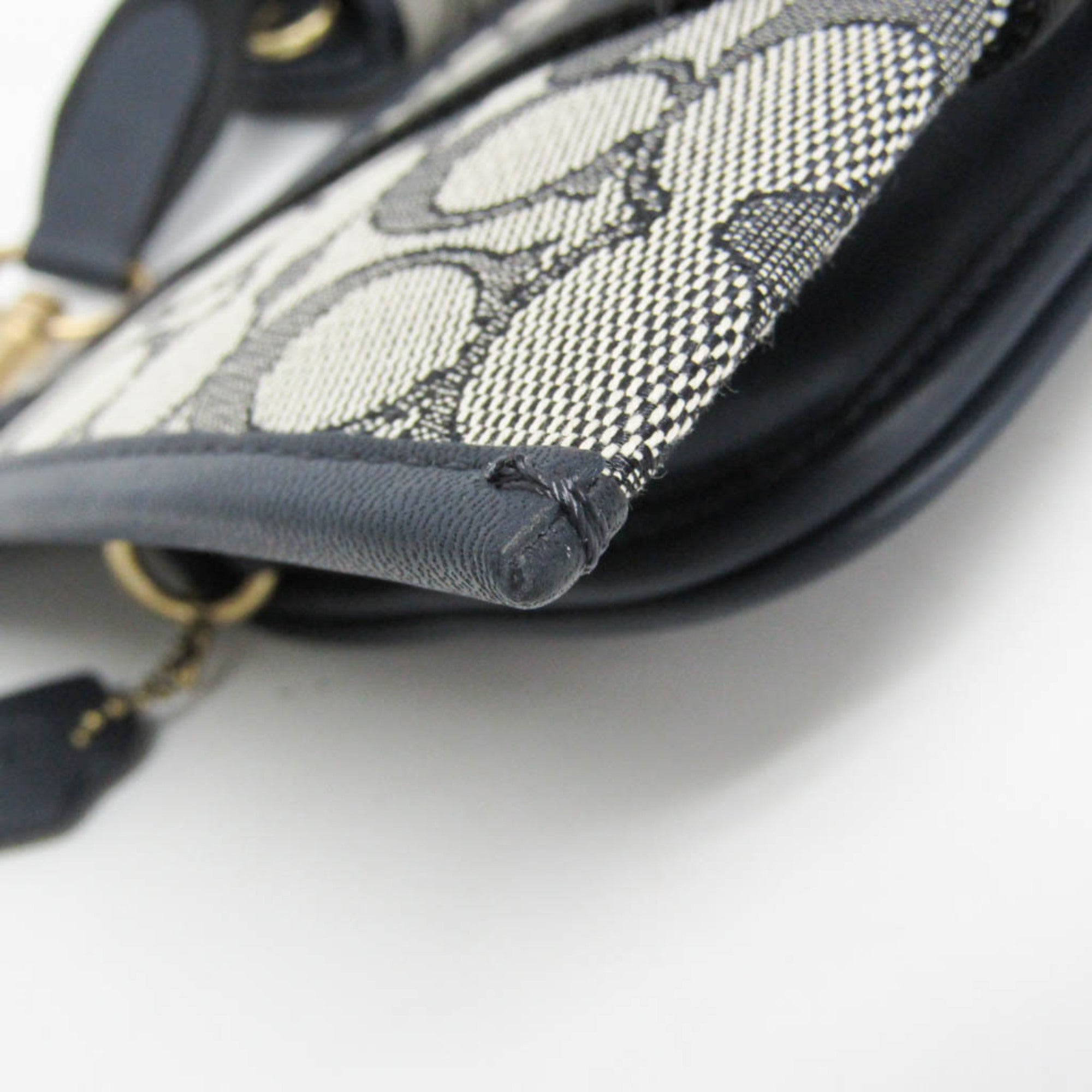 Coach Signature · Canvas Shoulder Bag