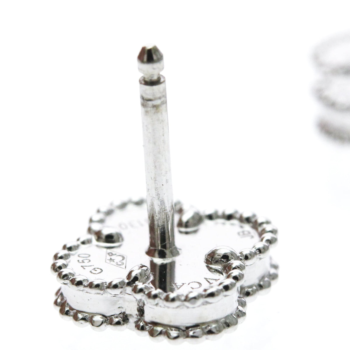 Van Cleef & Arpels Sweet Alhambra · Mother of Pearl · 18K White Gold