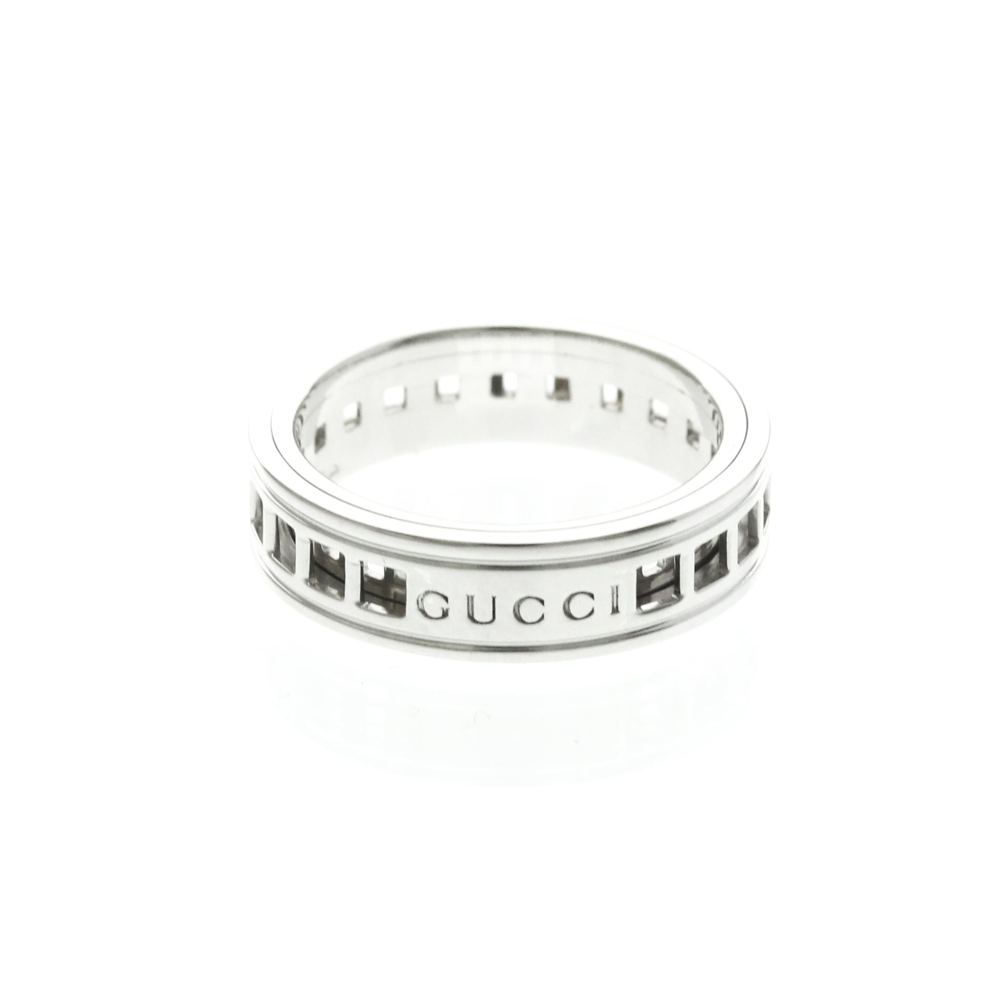 Gucci Scroll · 18K White Gold