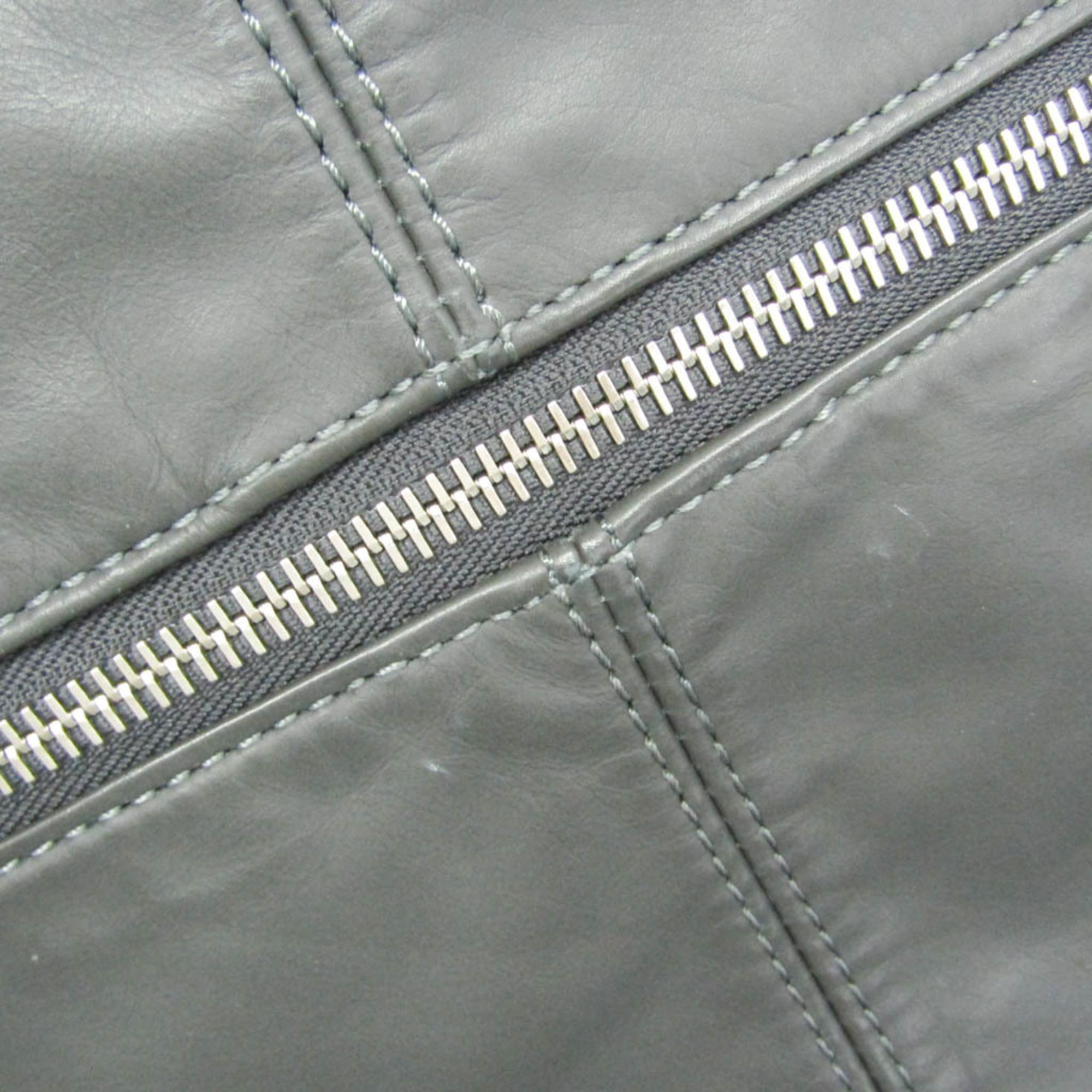 Louis Vuitton V-Line Gaston Move · Calf Leather