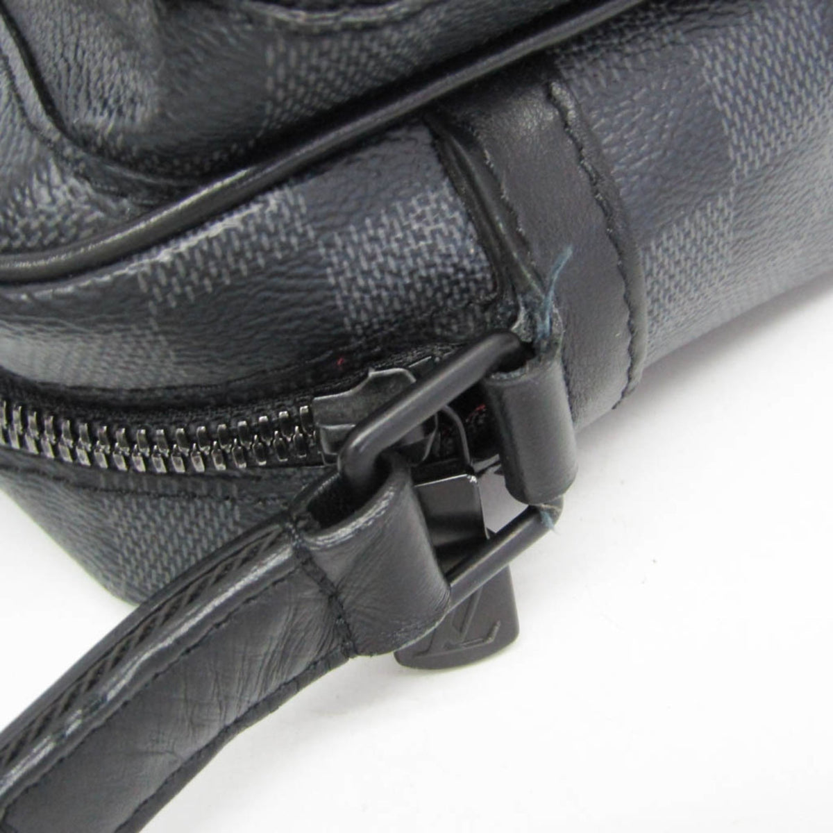 Louis Vuitton Utility Messenger · Damier Graphite