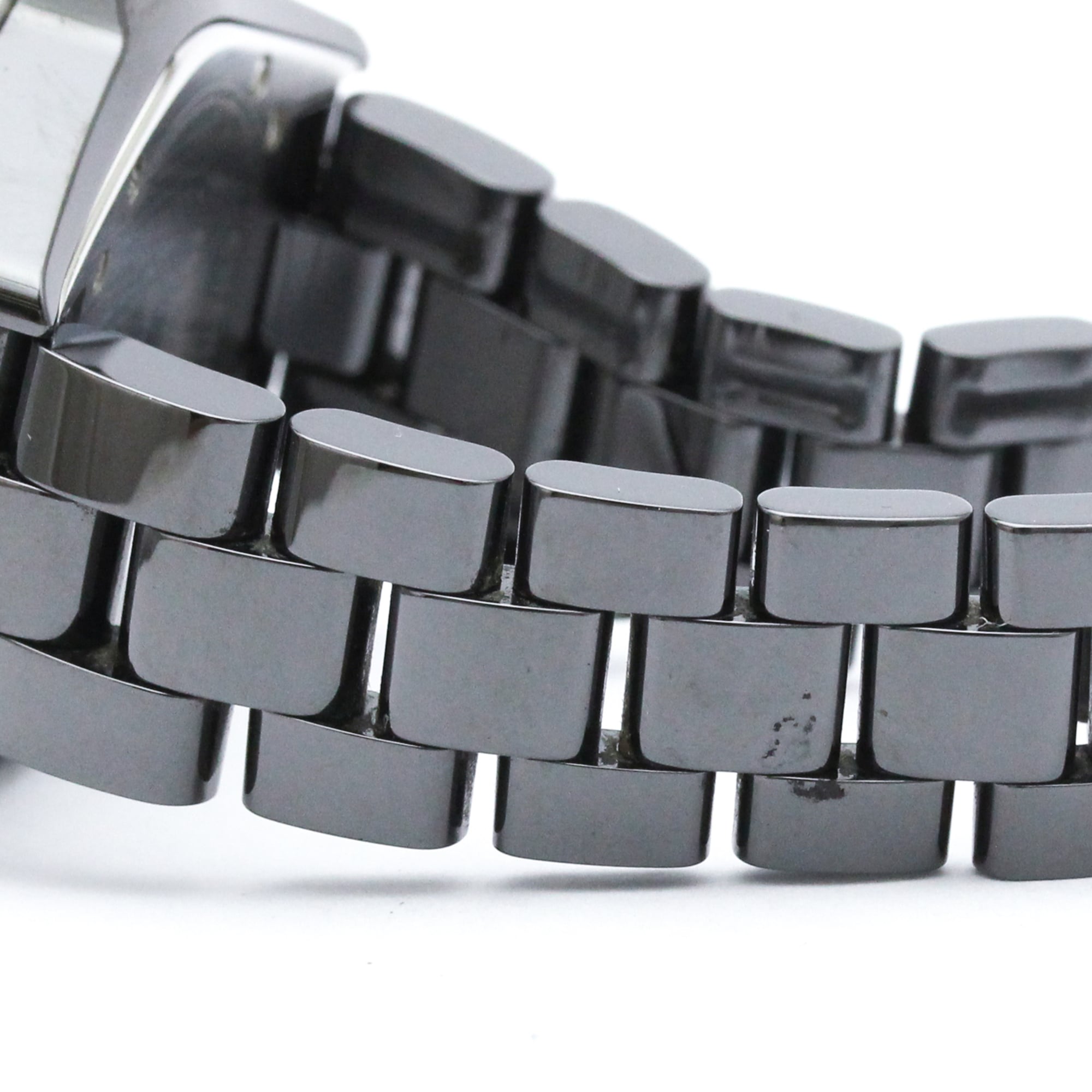Chanel J12 · Ceramic · Quartz