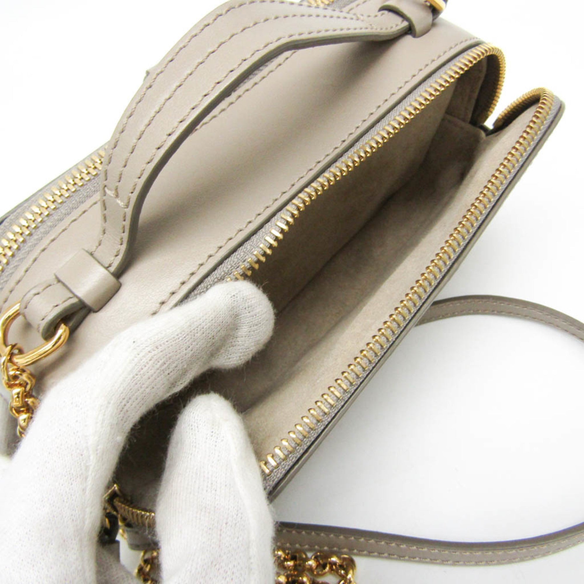 Chloé C Camera Bag · Leather