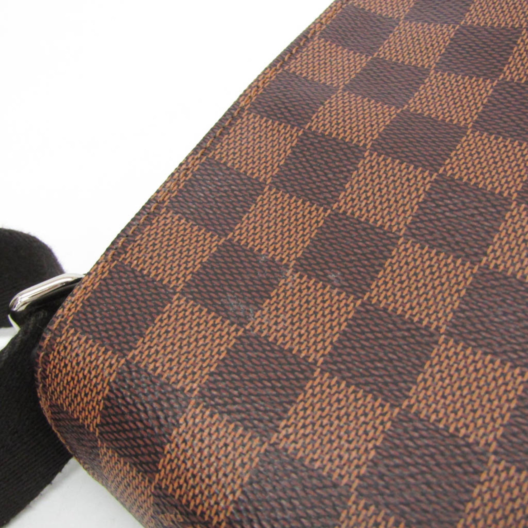 Louis Vuitton Damier District PM