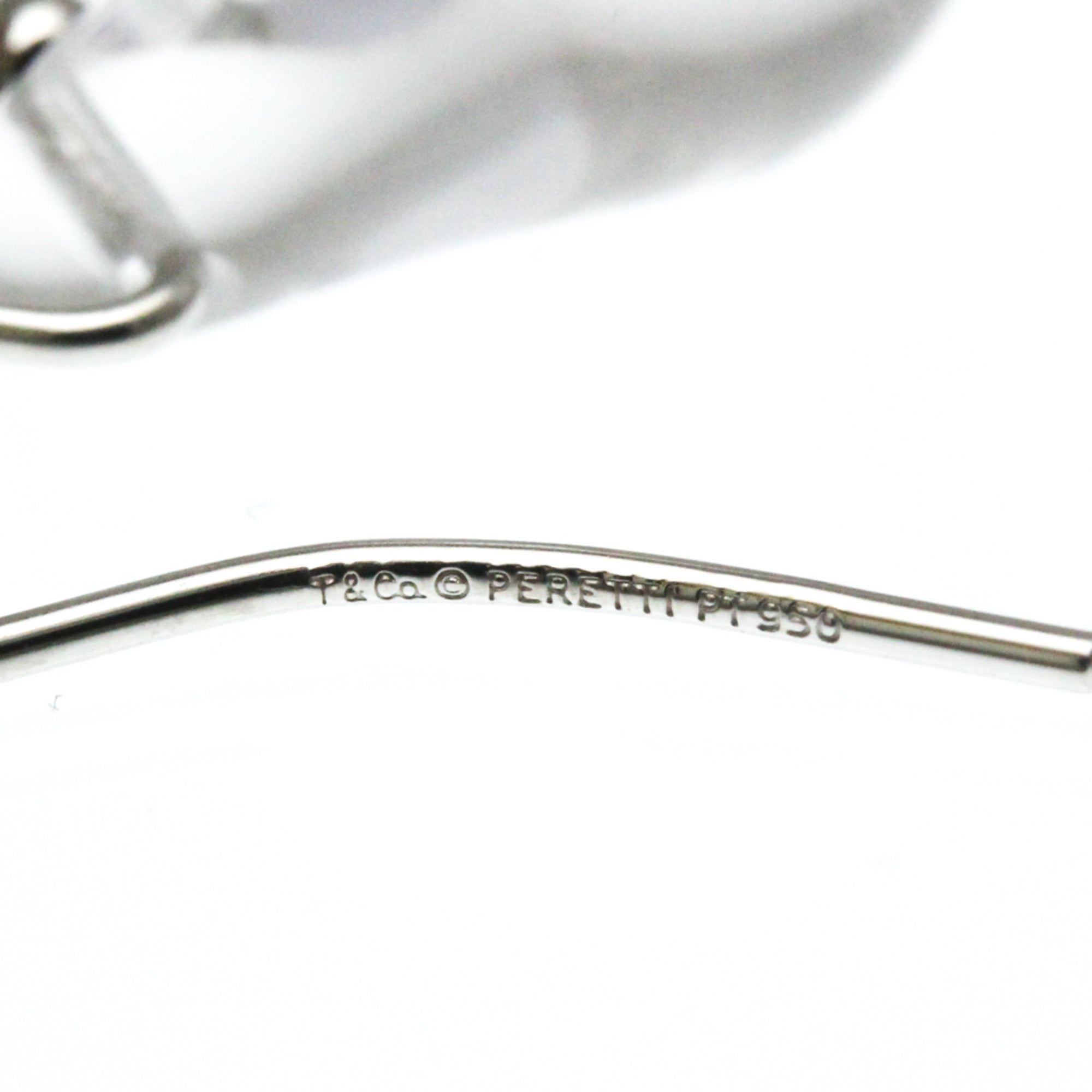 Tiffany Teardrop · Crystal · 18K White Gold