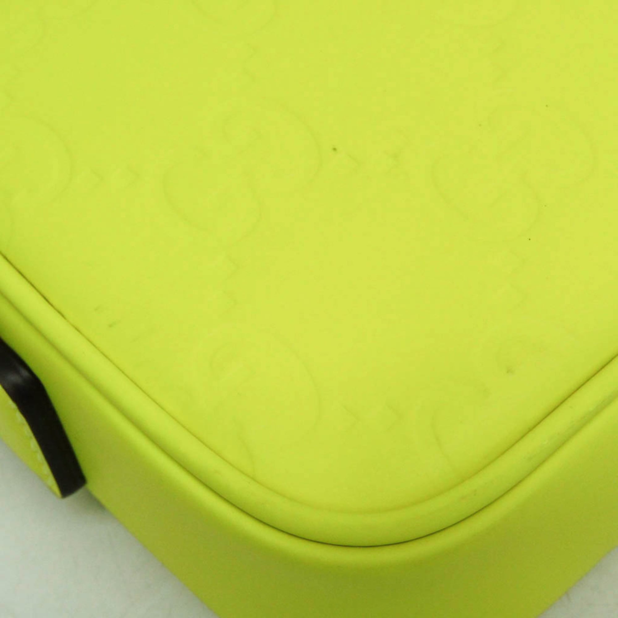Gucci GG Rubber Effect · Neon Clutch