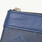 Louis Vuitton Taiga · Pochette Discovery PM