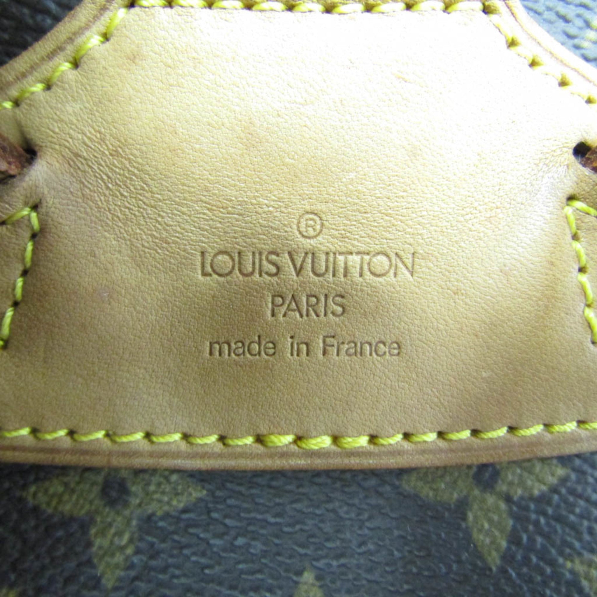 Louis Vuitton Montsouris MM · Monogram